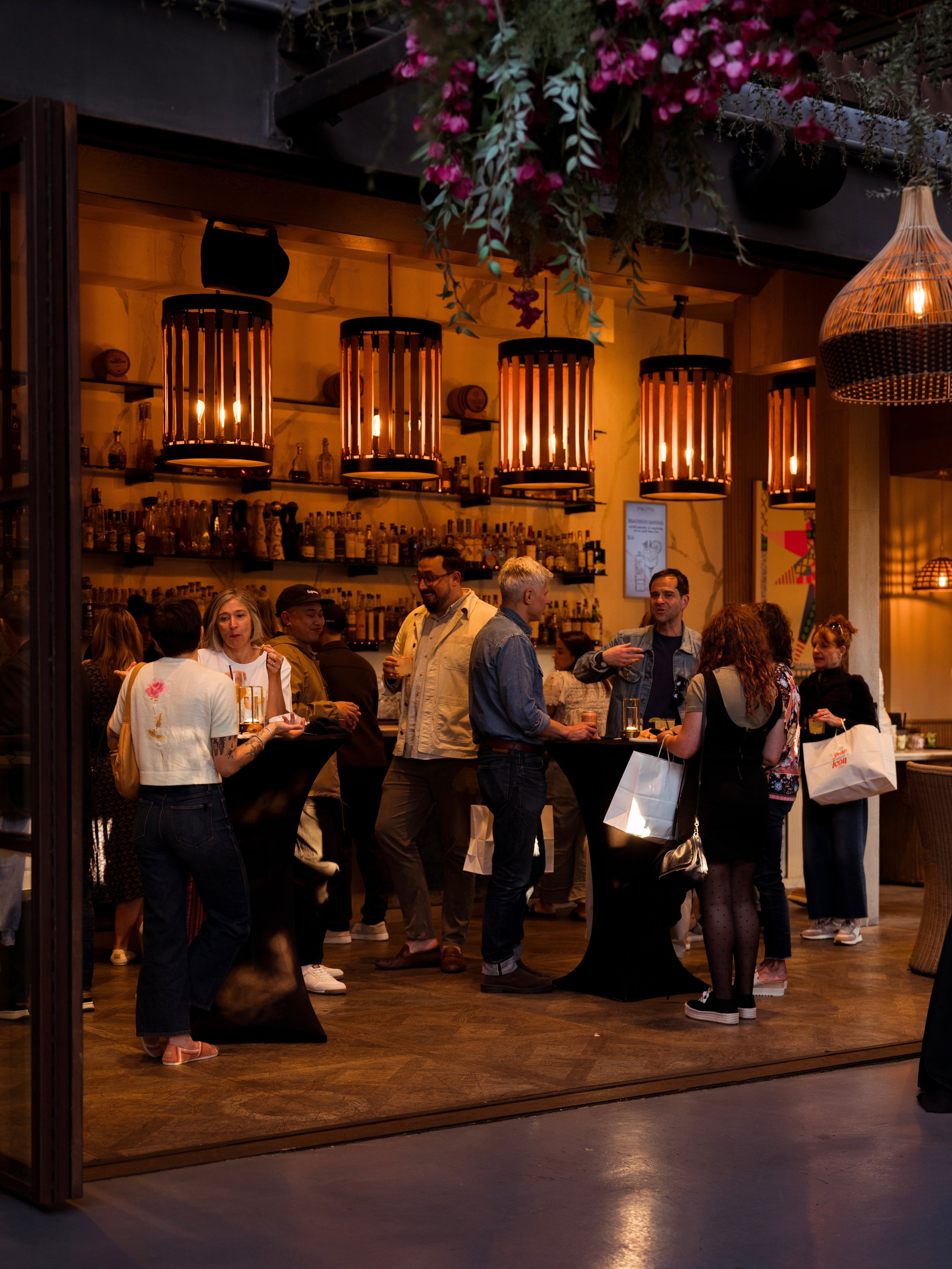 Host unforgettable corporate events and holiday parties at Paloma Venice, where handcrafted cocktails, elevated cuisine, and stylish spaces bring every gathering to life.
