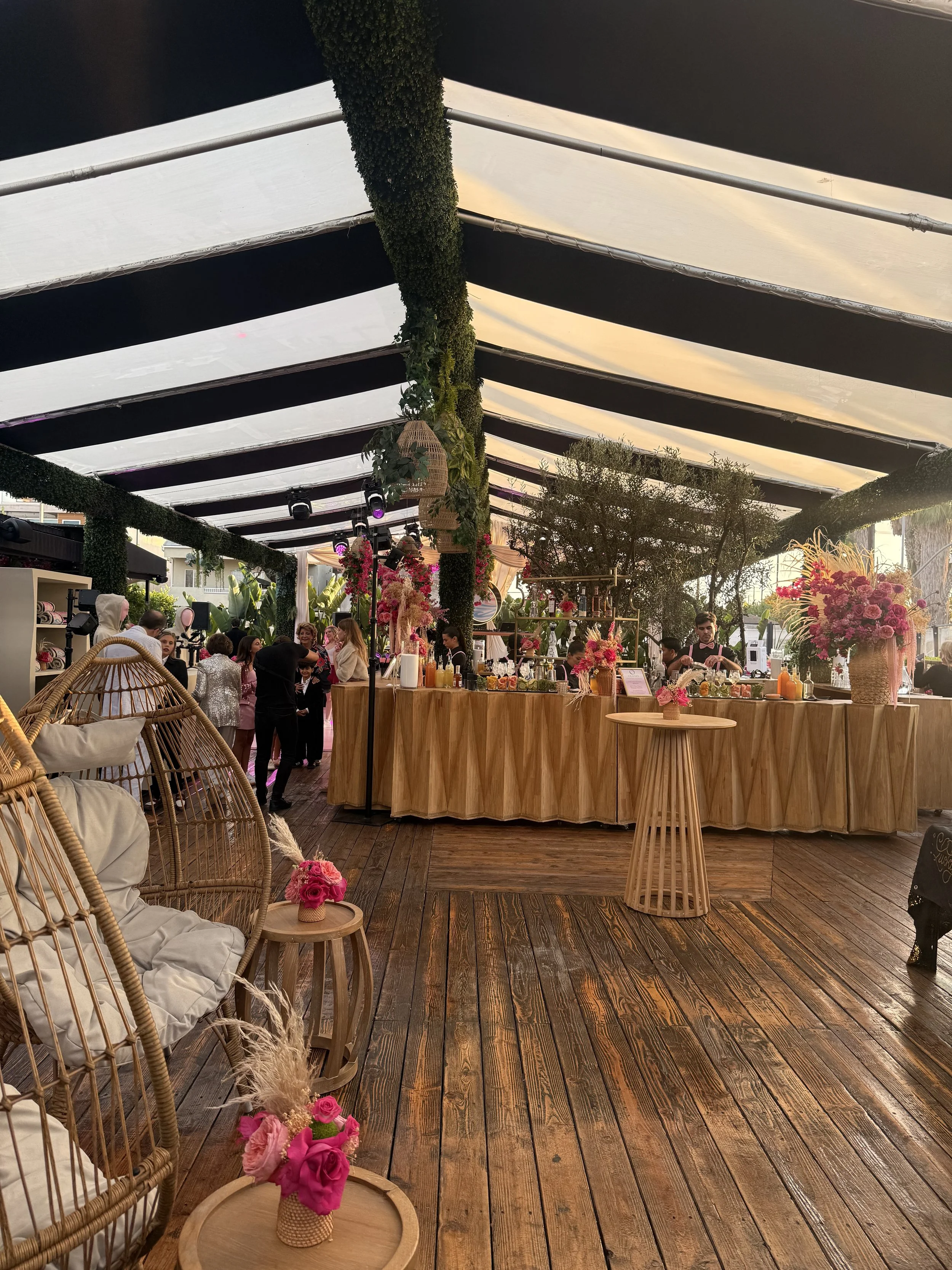 Host unforgettable corporate events and holiday parties at Paloma Venice with custom bars, handcrafted cocktails, elegant décor, and seamless private event planning.