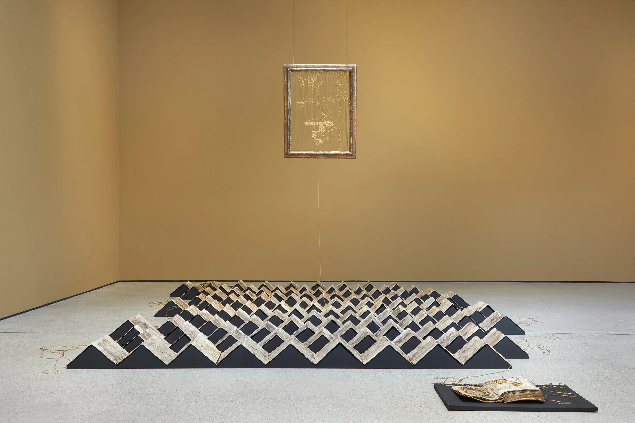 Poetry of Story Telling_Installation Shot_Courtesy of ZINK_Foto Erich Spahn_ 003.jpg