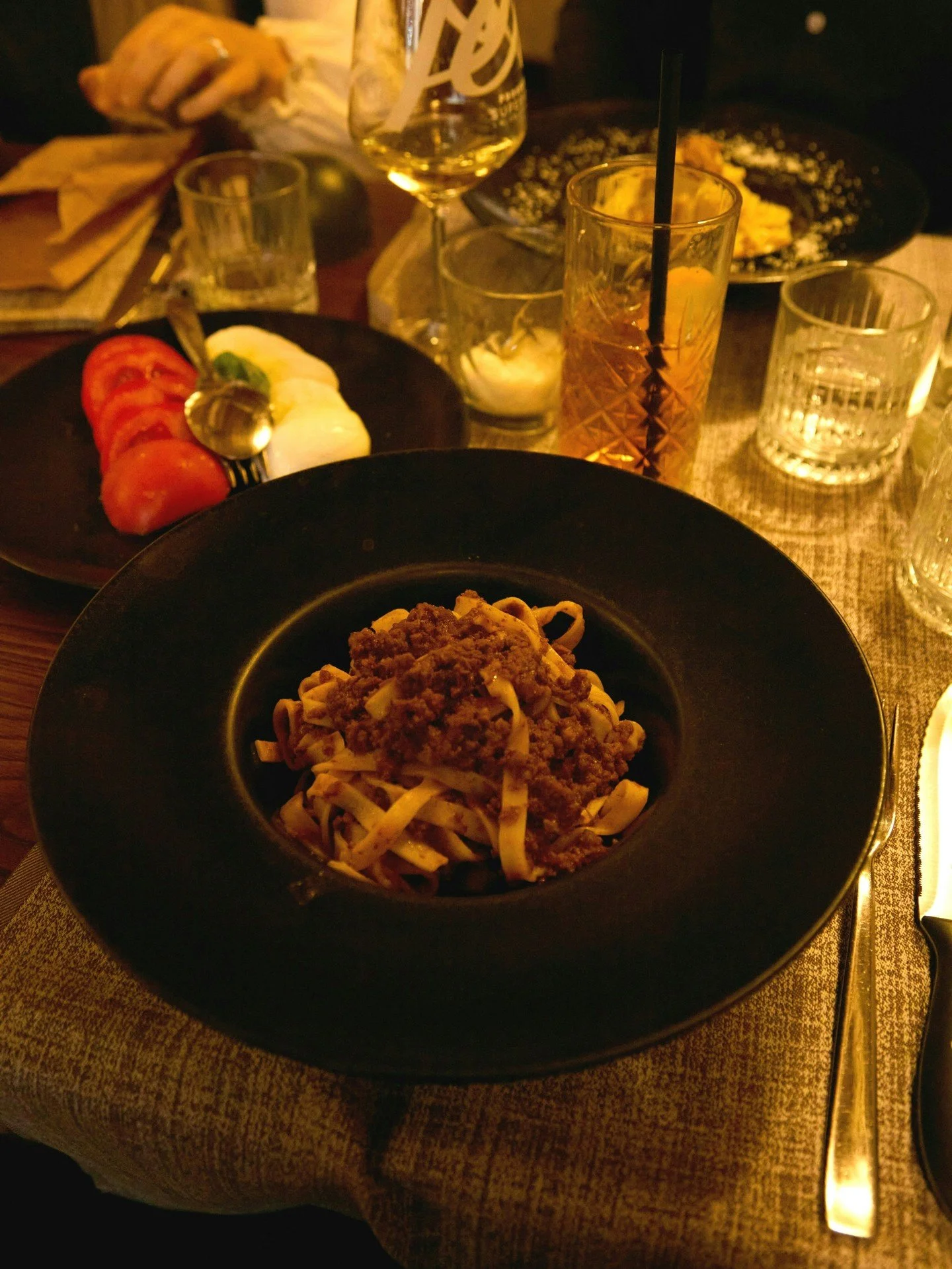 Florence is basically a series of meals with a city built around them. One minute it&rsquo;s wood‑fired pizza, the next it&rsquo;s a bowl of pasta that ruins all future pasta for you, and somewhere in between you&rsquo;re stopping at a bakery &ldquo;