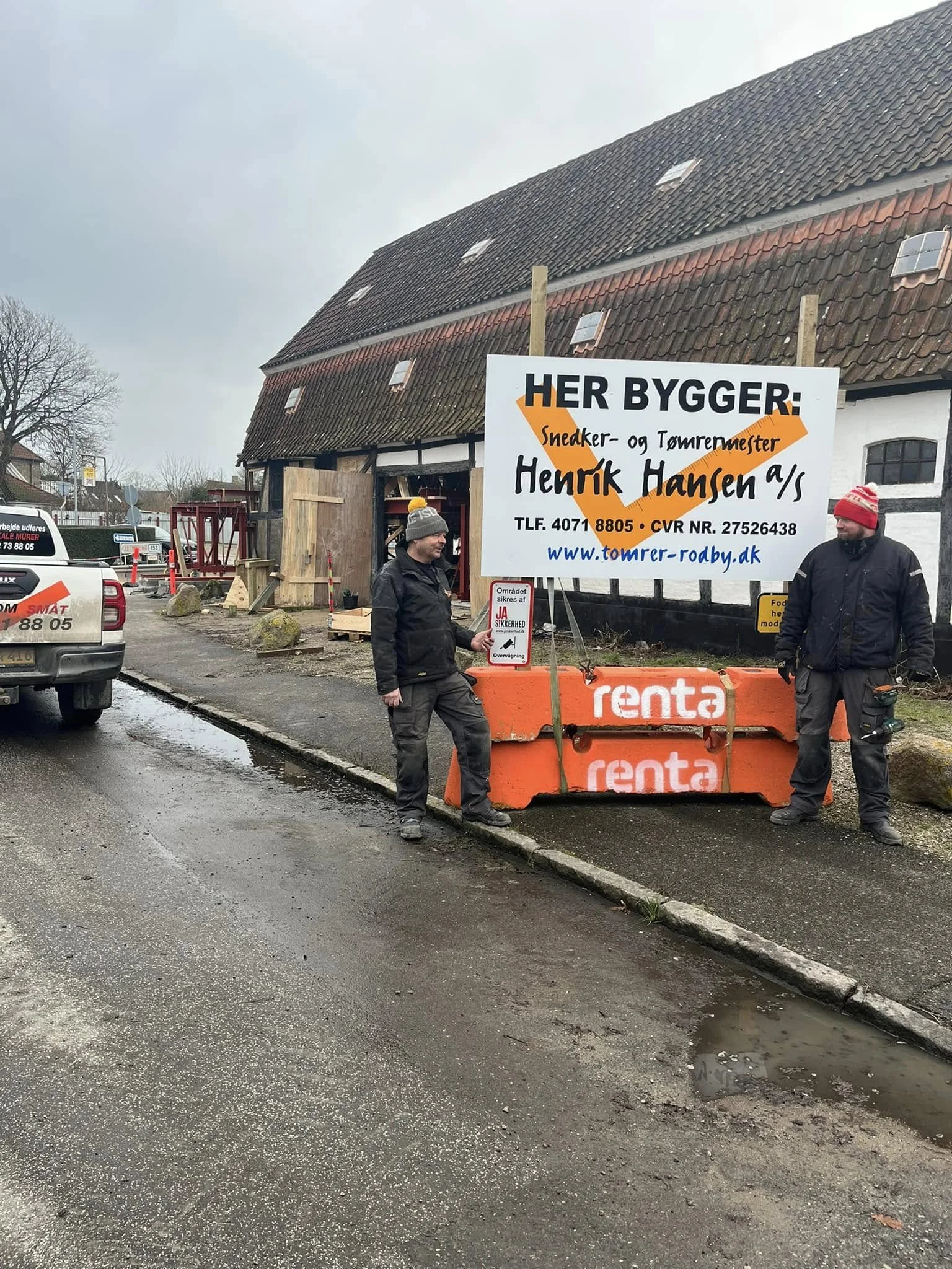 Stabilisering af Pakhuset efter påkørselsskade er i fuld gang!