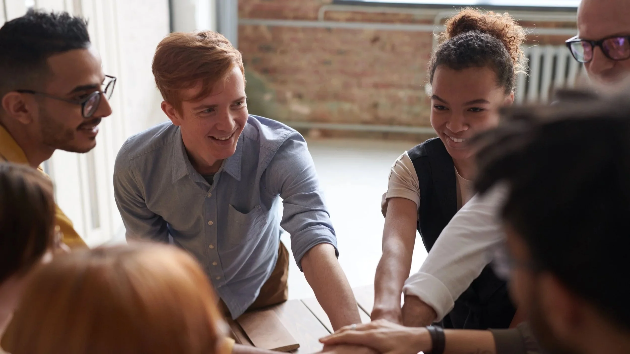 Teambuilding-Maßnamen, die wirklich wirken: 7 Ideen für nachhaltige Zusammenarbeit