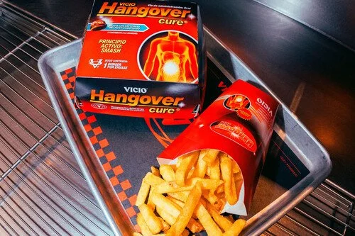 Diseño de packaging estrategico vicio para su campaña Hangover cure