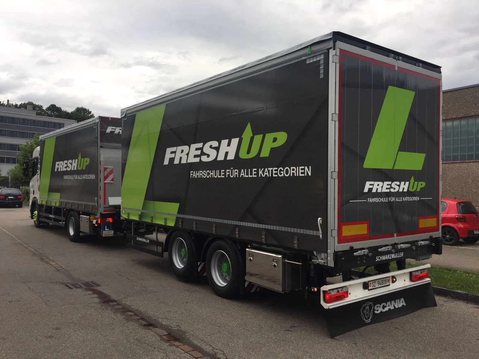 Neuer Zentralachsanhänger