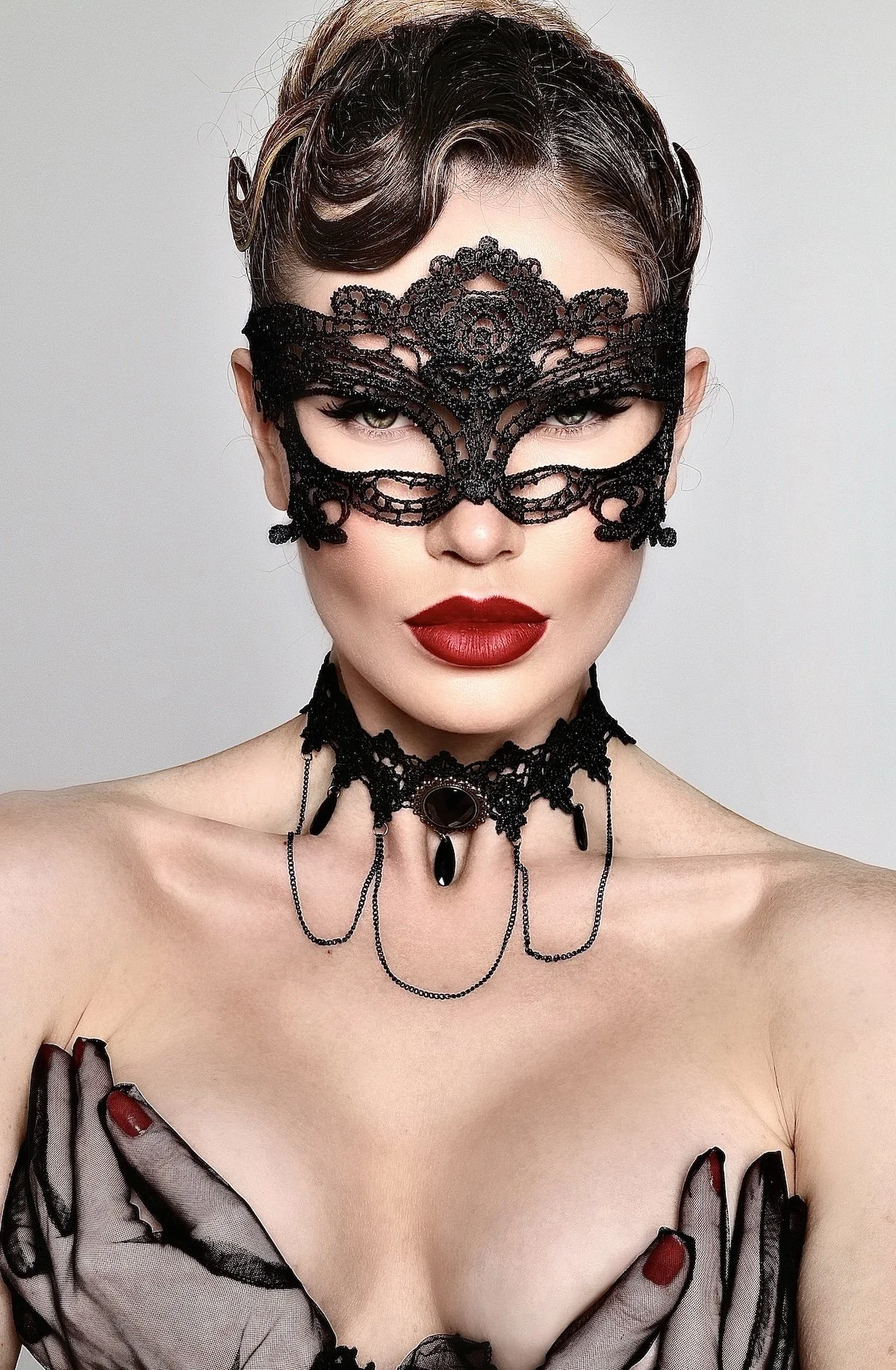 Stephania Kogut: Femme Fatale