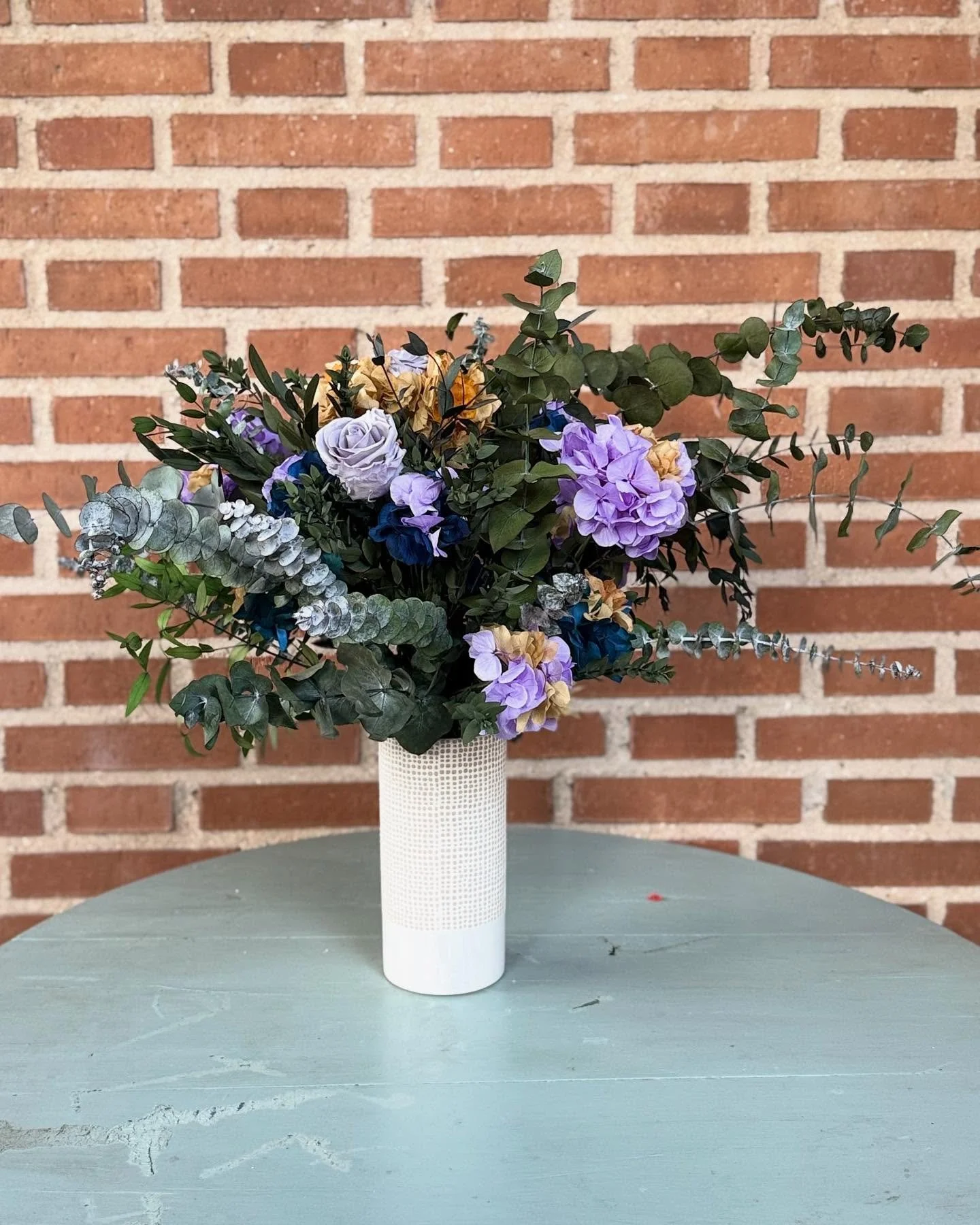 Ya queda poco para que termine el a&ntilde;o escolar de nuestros hijos y que mejor manera que agradecer y reconocer la dedicaci&oacute;n de los profesores con flores preservadas. Flores que representan el valor de la ense&ntilde;anza, que perduran m&