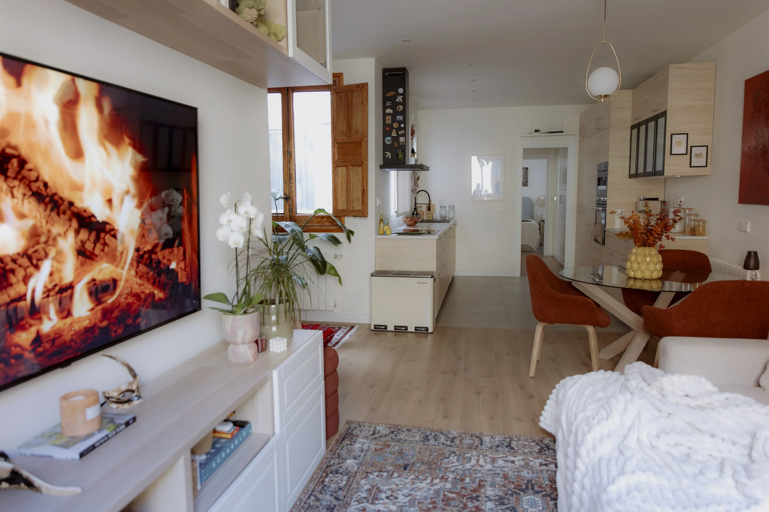 Short-term or monthly stay in Madrid with fully equipped apartment for digital nomads and couples