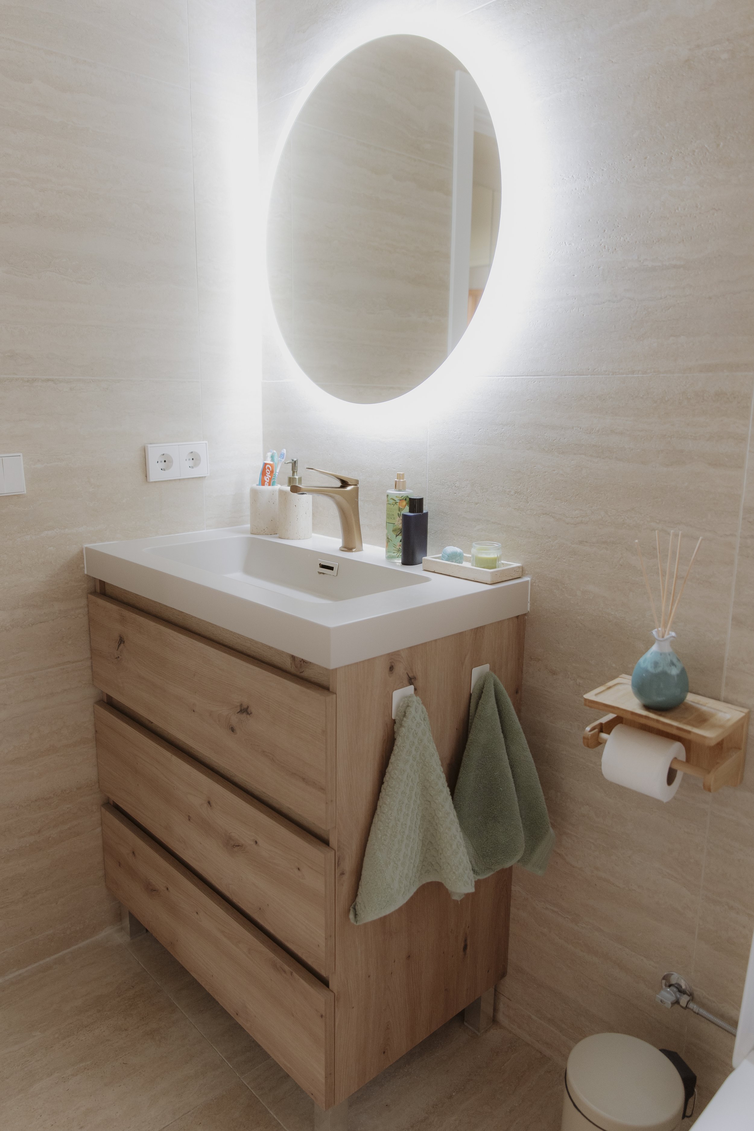 Weekly apartment rental in Madrid – flexible stays, fully furnished space, and excellent WiFi for digital nomads, remote workers, and long-term visitors