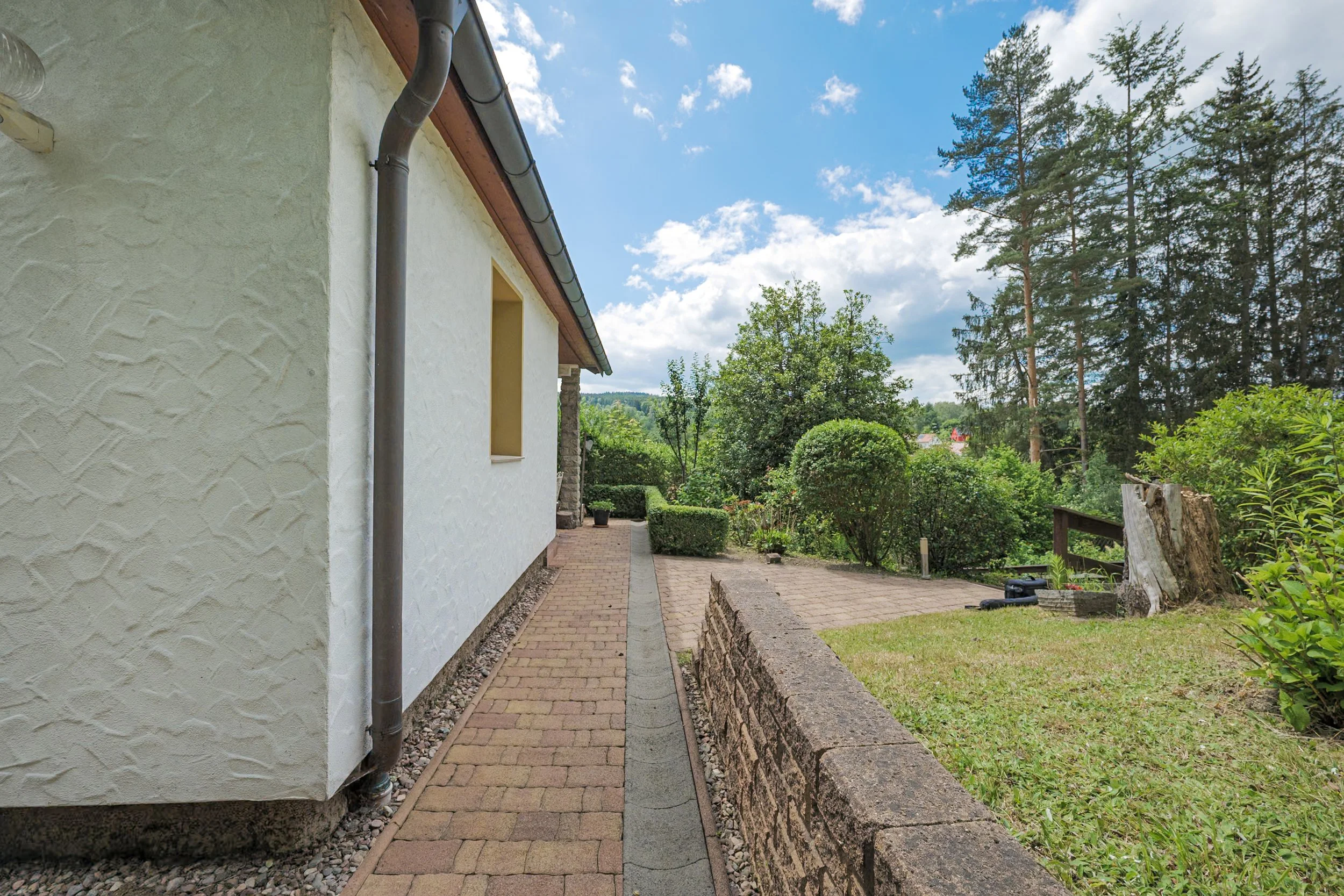 Blick zum Aufgang/Veranda