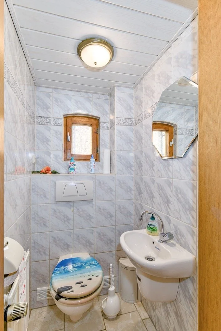 IV26009 - EG - WC.jpeg