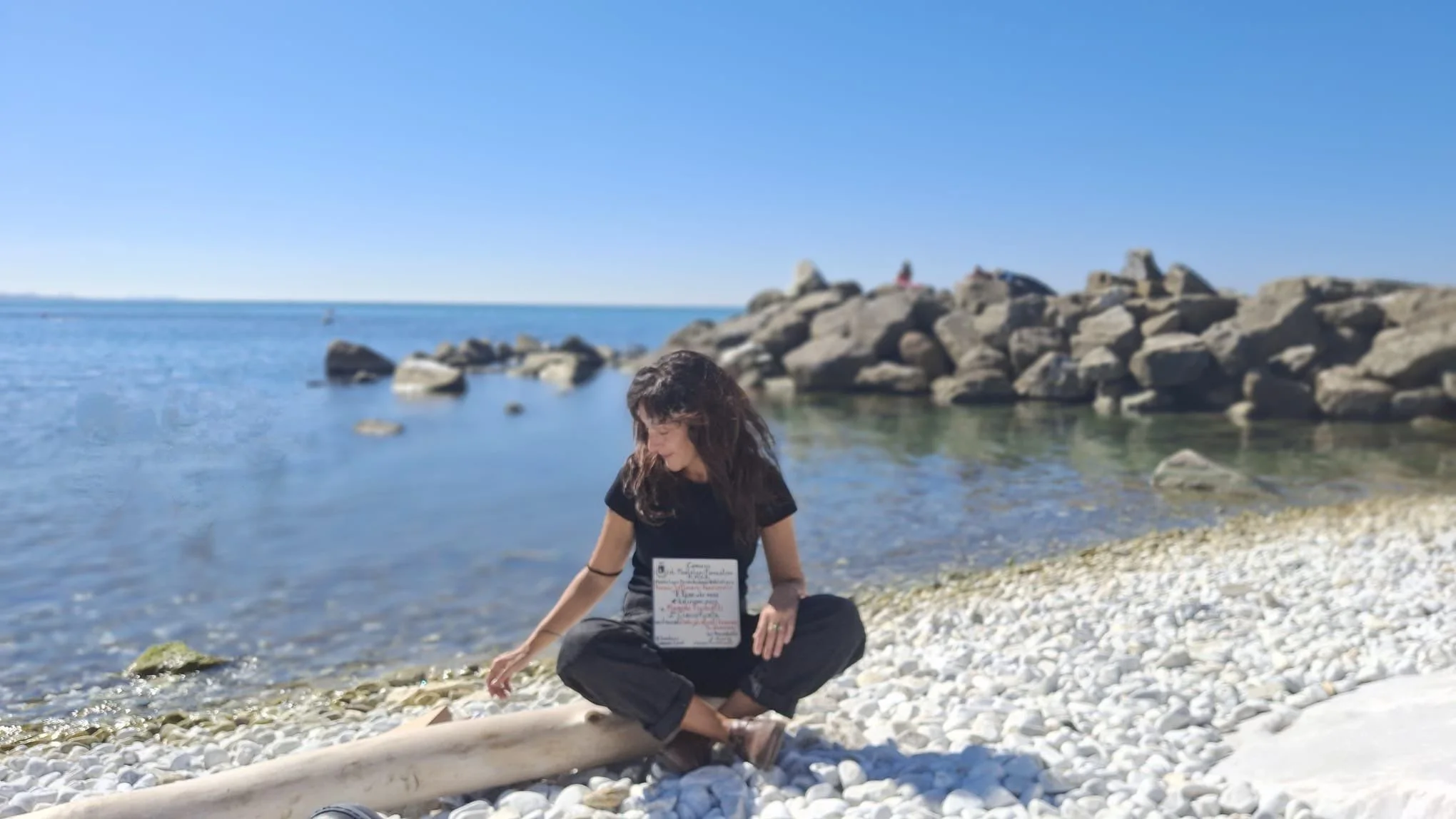 L'ho riletta decine di volte la motivazione della scrittrice @claudia.durastanti, presidente di giuria, per il secondo posto al premio ๐๐ก ๐๐๐ฃ๐ ๐ ๐ก๐ ๐ง๐ค๐จ๐ organizzato da @mmab_montelupo.
"Solo gli sfigati lavorano la domenica &egra