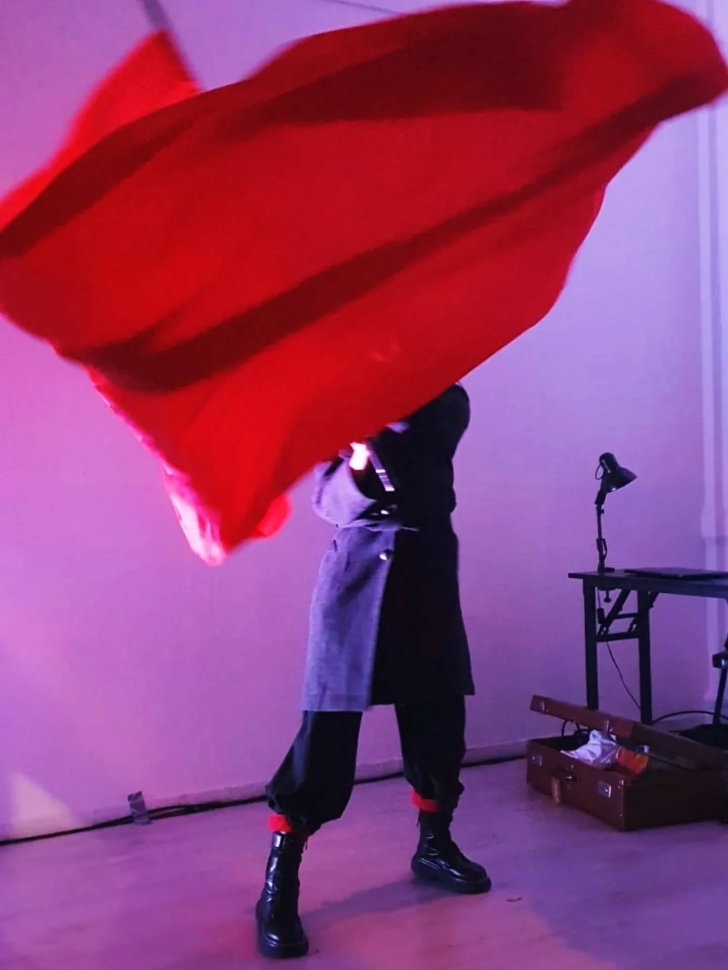 E anche al @fringe_milano_off_festival abbiamo sventolato bandiere ✊🏻
Vi aspettiamo per l'ultima replica. 
𝗠𝗶 𝗰𝗵𝗶𝗮𝗺𝗮𝘃𝗮𝗻𝗼 𝗧𝗶𝗻𝗮.
𝗦𝘂𝗹𝗹𝗲 𝘁𝗿𝗮𝗰𝗰𝗲 𝗱𝗶 𝘂𝗻𝗮 𝗿𝗶𝘃𝗼𝗹𝘂𝘇𝗶𝗼𝗻𝗮𝗿𝗶𝗮 𝗮𝗻𝘁𝗶𝗳𝗮𝘀𝗰𝗶𝘀𝘁𝗮.

Ore 20.00 spaz