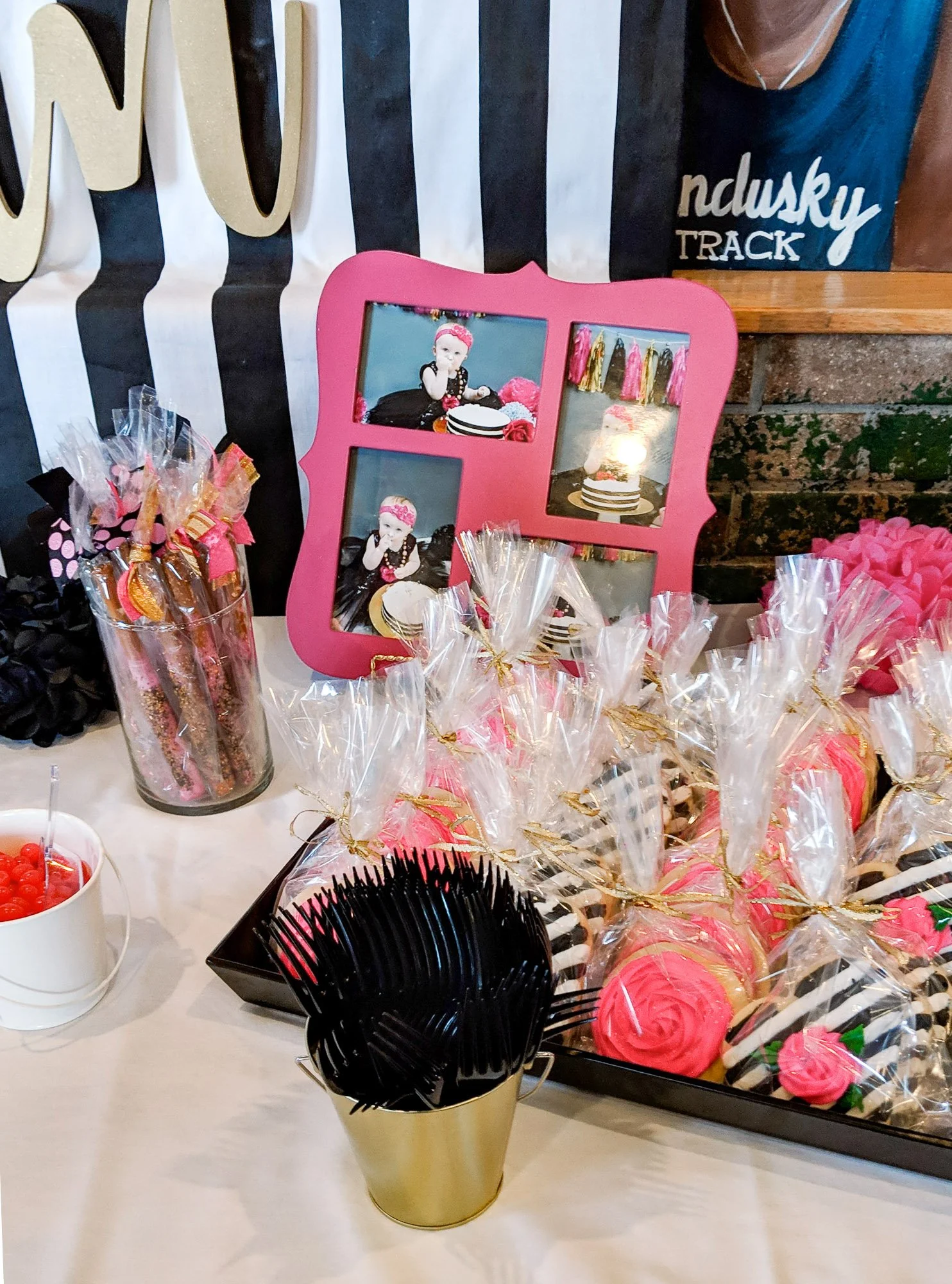 birthday_series_little_miss_one-derful_party_pics (3).jpg