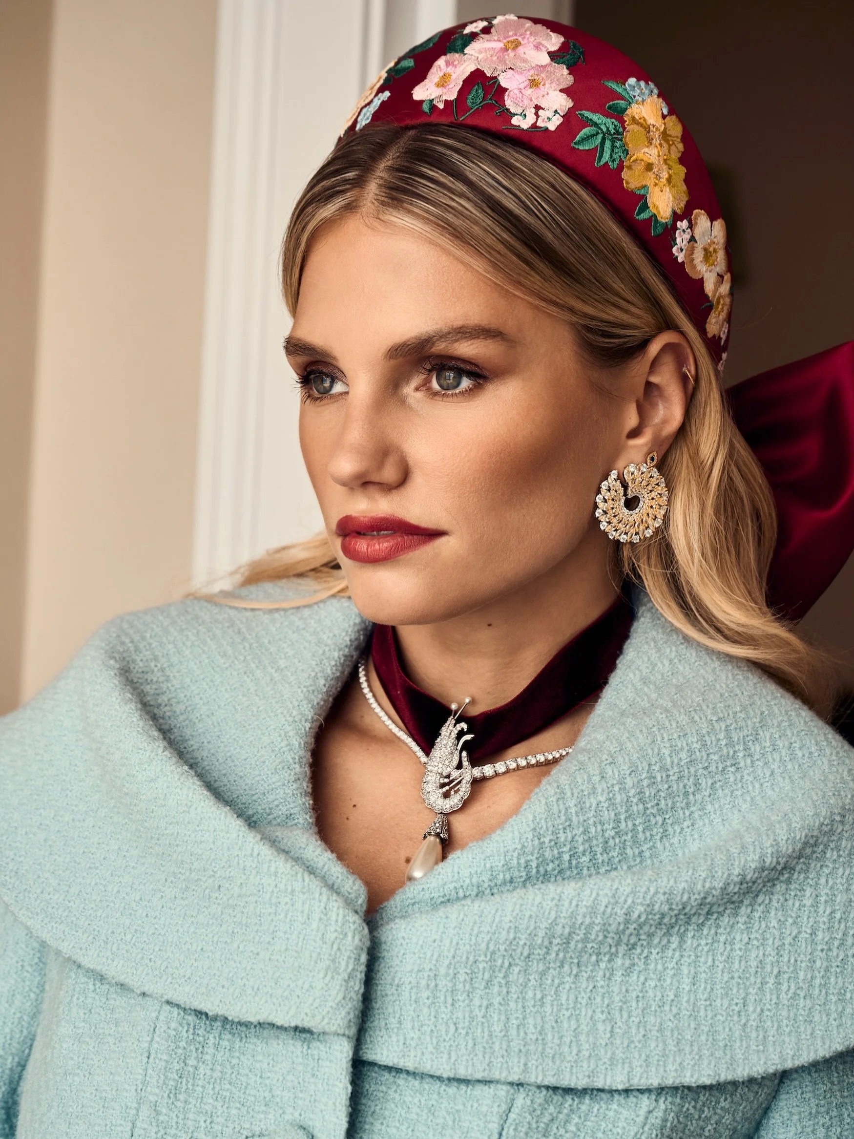 Getting my vibe on and brushes at the ready for Royal Ascot 2026 ☀️ 

Beauty @itsbrookesweeney for @kate_valk 

#royalascot #makeupartist #mua