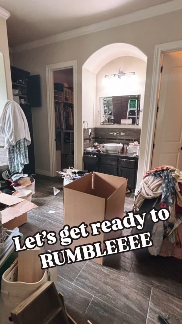 The stunning outfits in these closets would give Cher from Clueless a serious case of closet envy ๐คฉ
This was a big one! I loved finding places for all the spectacular outfits and products in this primary suite’s 2 closets and bathroom vanities