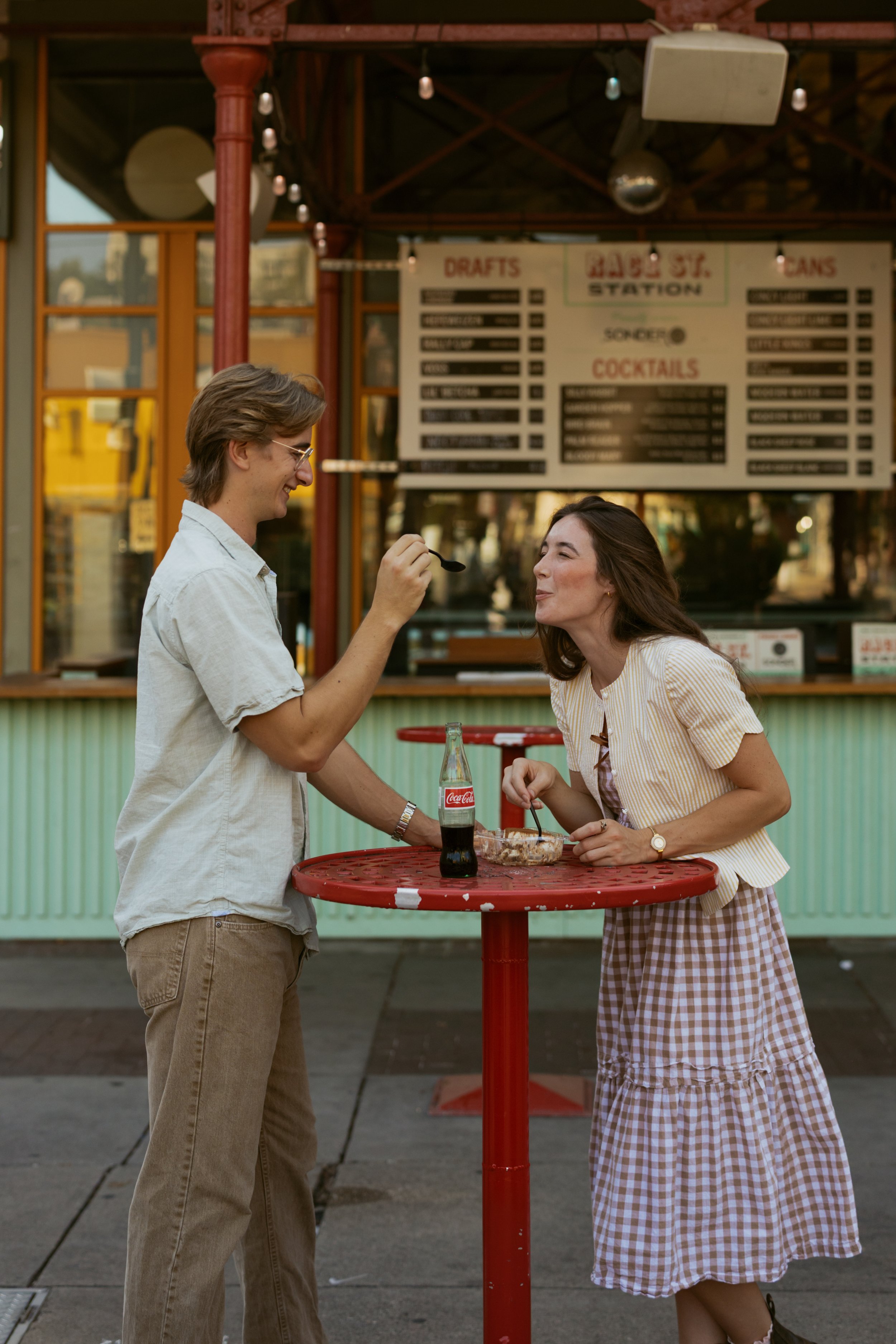 Findley-Market-couple-photos-28.jpg