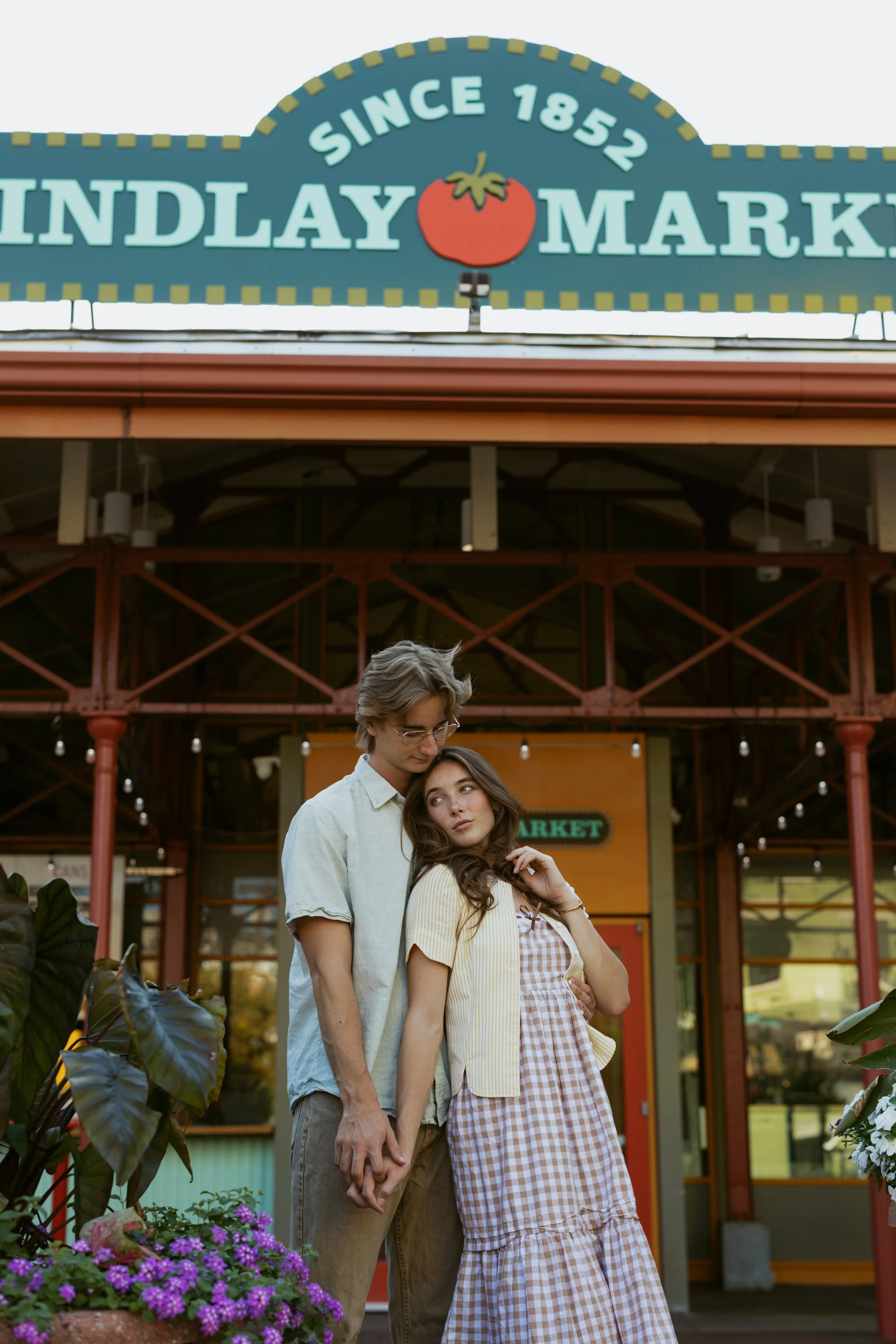 Findley-Market-couple-photos-44.jpg