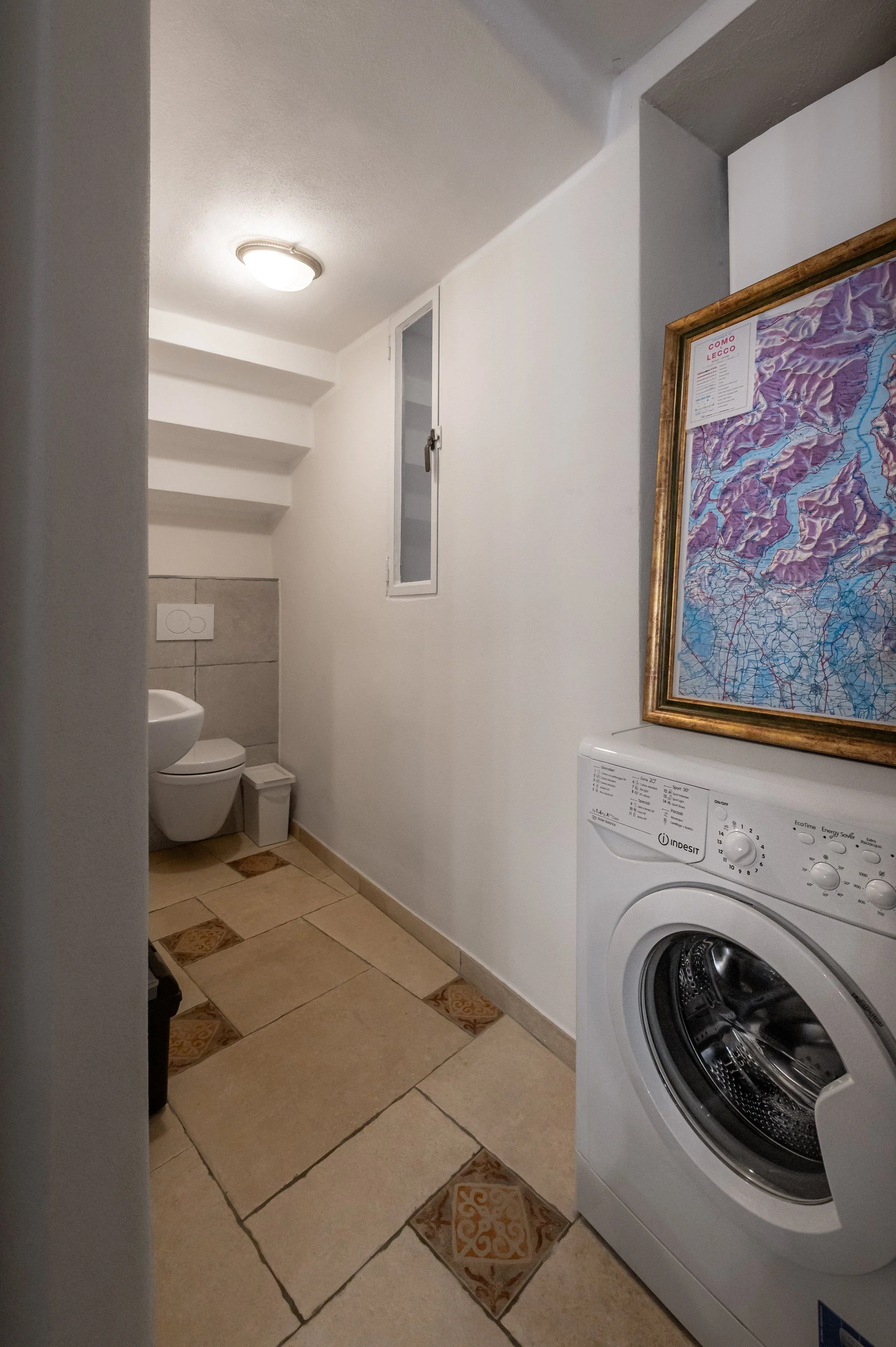 Laundry & guest WC 01.jpg