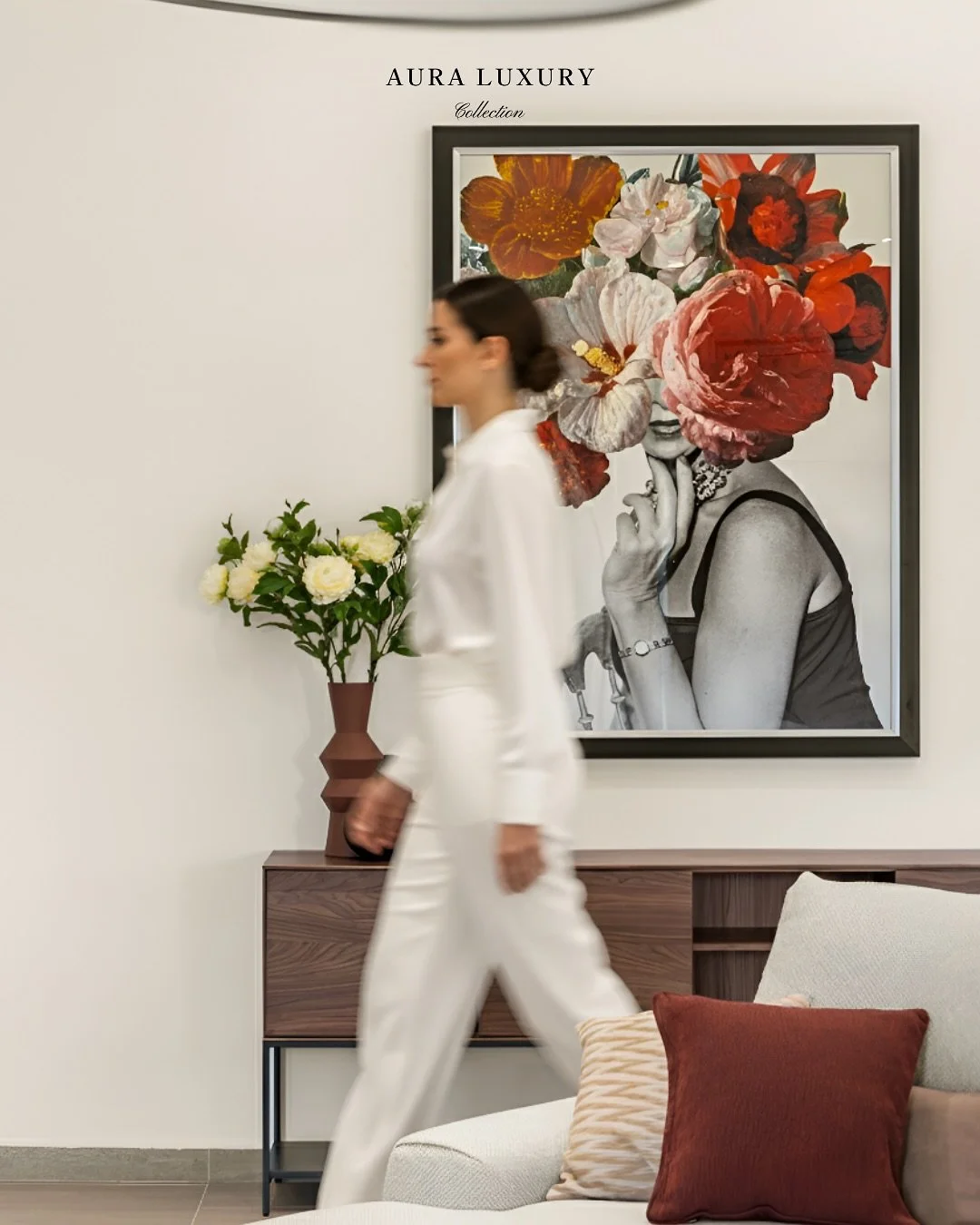 Sleek interiors, curated comfort, and equipped with premium kitchen appliances, every detail is designed to elevate your Como stay experience. Accommodates six guests, with two bedrooms, one bathroom, and more to discover.

📍 The Hillview Apartment,