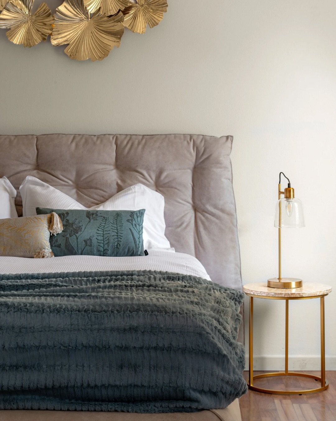 Reintroducing our Lakeview Townhouse 🚤, a beautifully styled two bedroom, three bathroom home. On Clooney&rsquo;s side of Lake Como, with stunning views from every room and an effortlessly elegant aura.