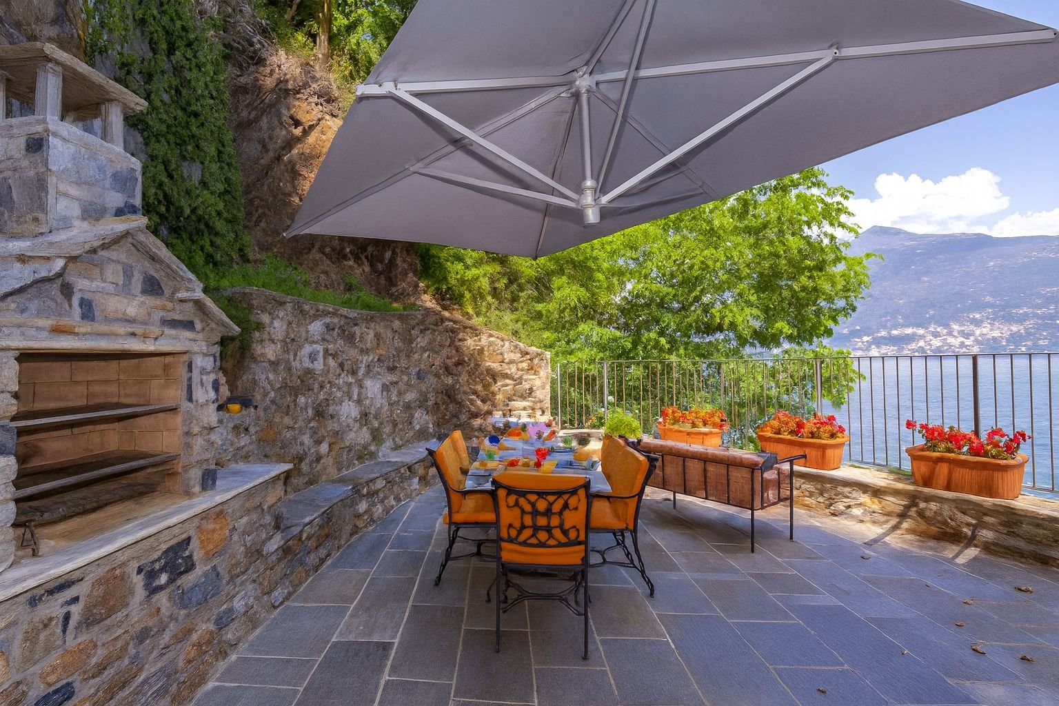 Terrace 04.jpg