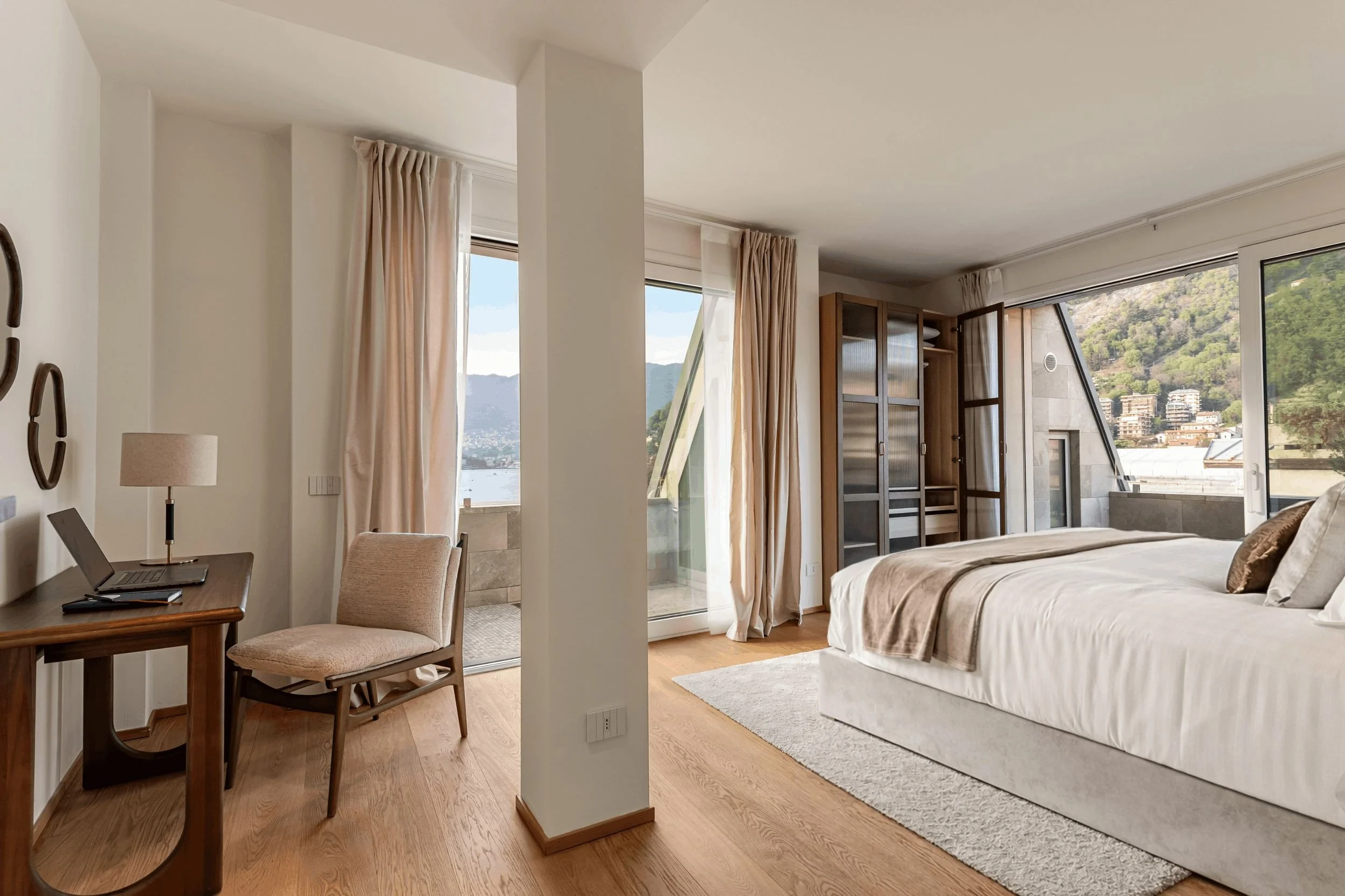 Bedroom 1 03.jpg