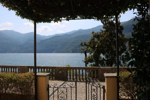 The house & lake