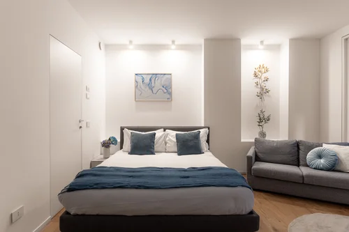 Queen bed