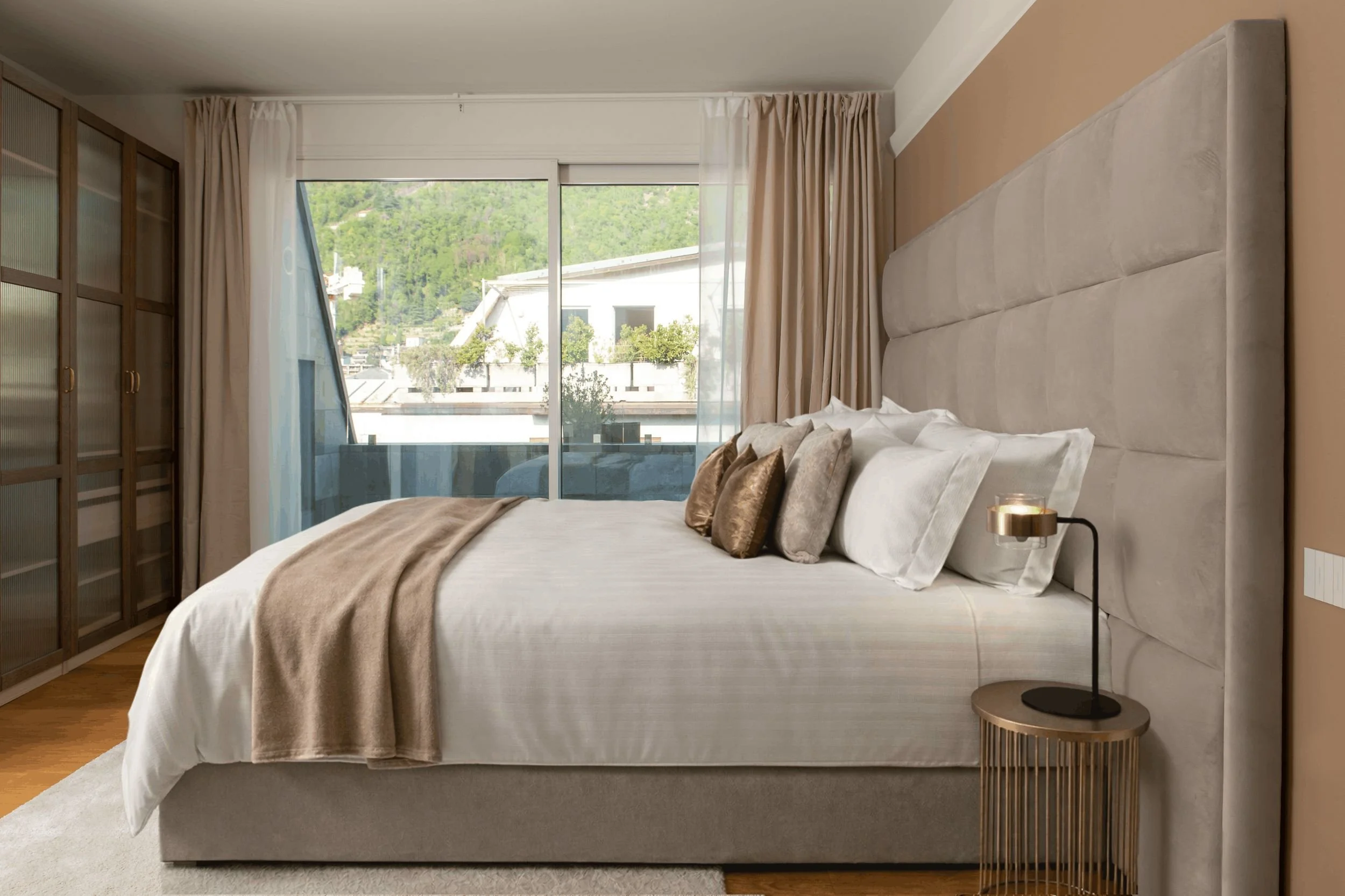 Bedroom 1 01.jpg