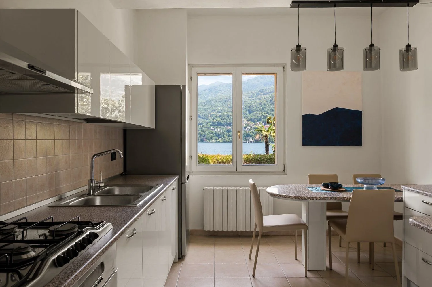Kitchen 01.jpg
