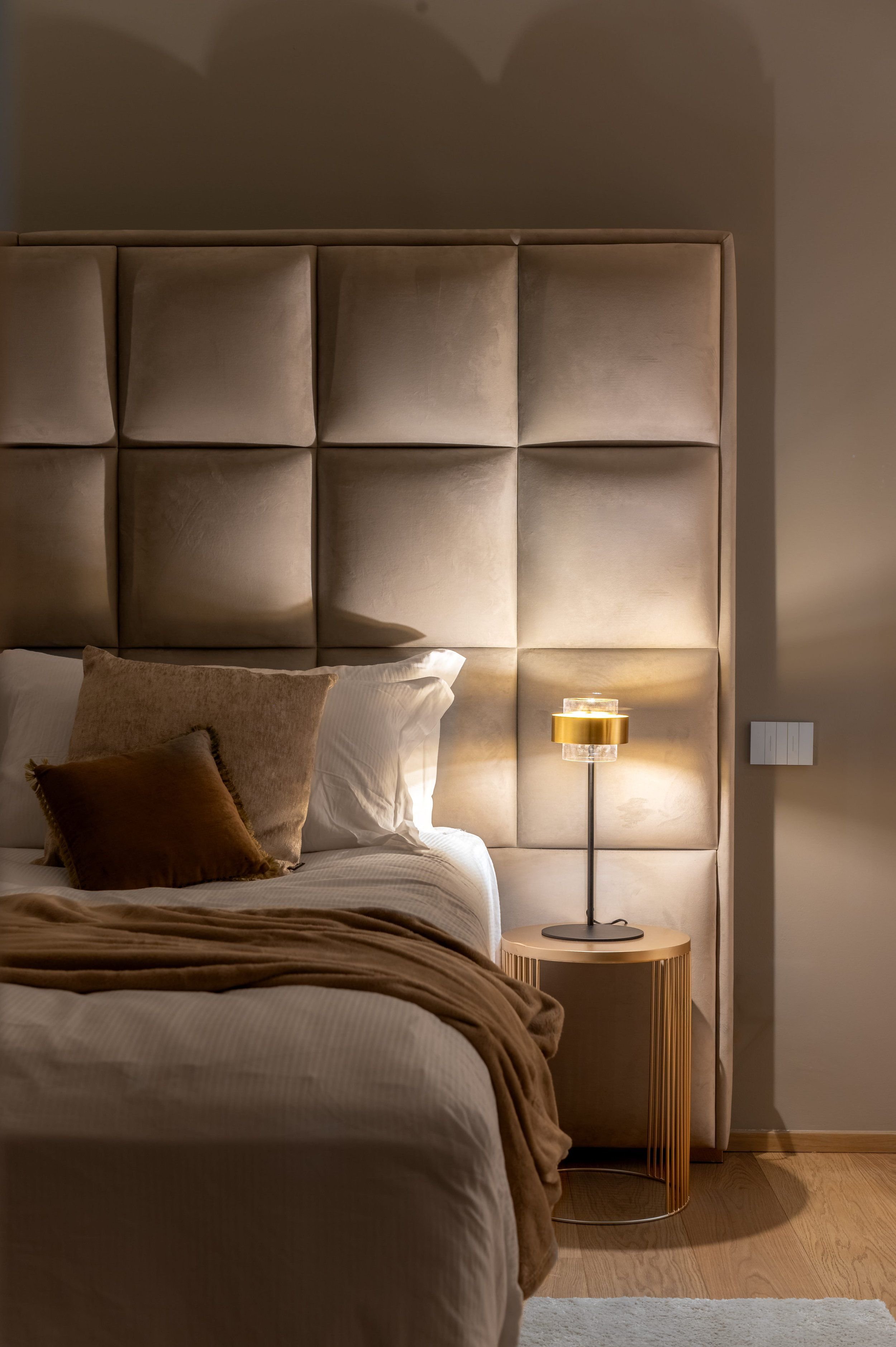 Bedroom 1 05.jpg
