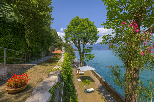 Garden, terraces & dock