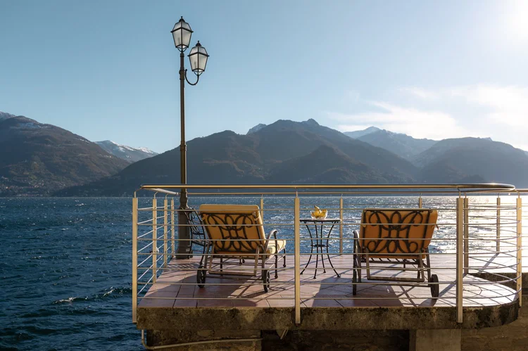 Lakeside loungers