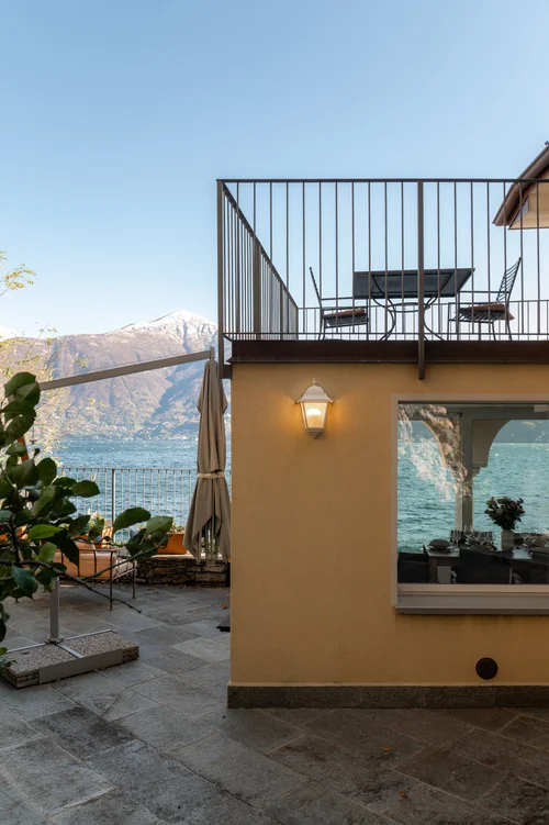 The villa & lake