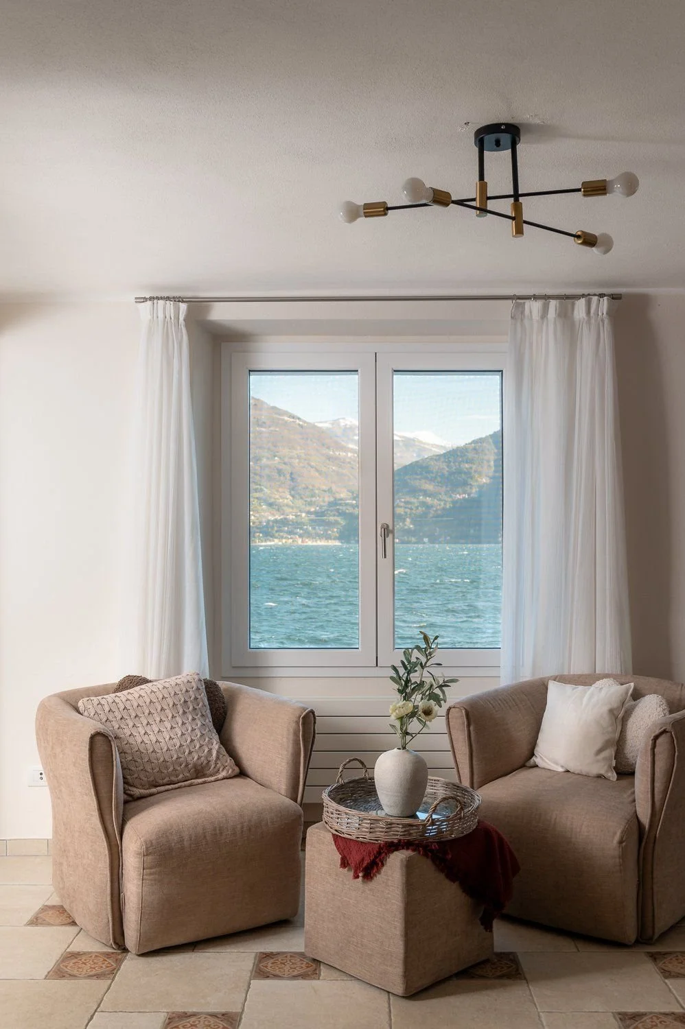 Living room 05.jpg