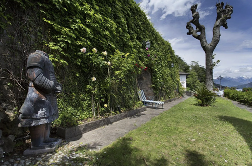 Garden, terraces & dock