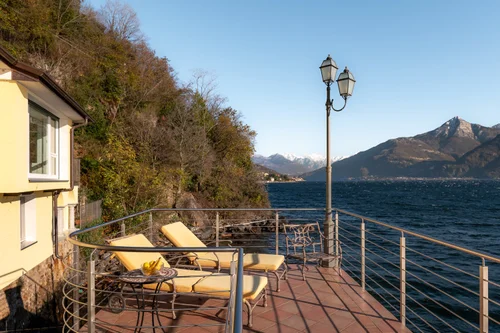 Garden, terraces & dock