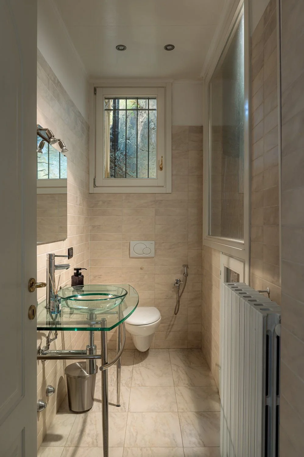 Guest WC 01.jpg