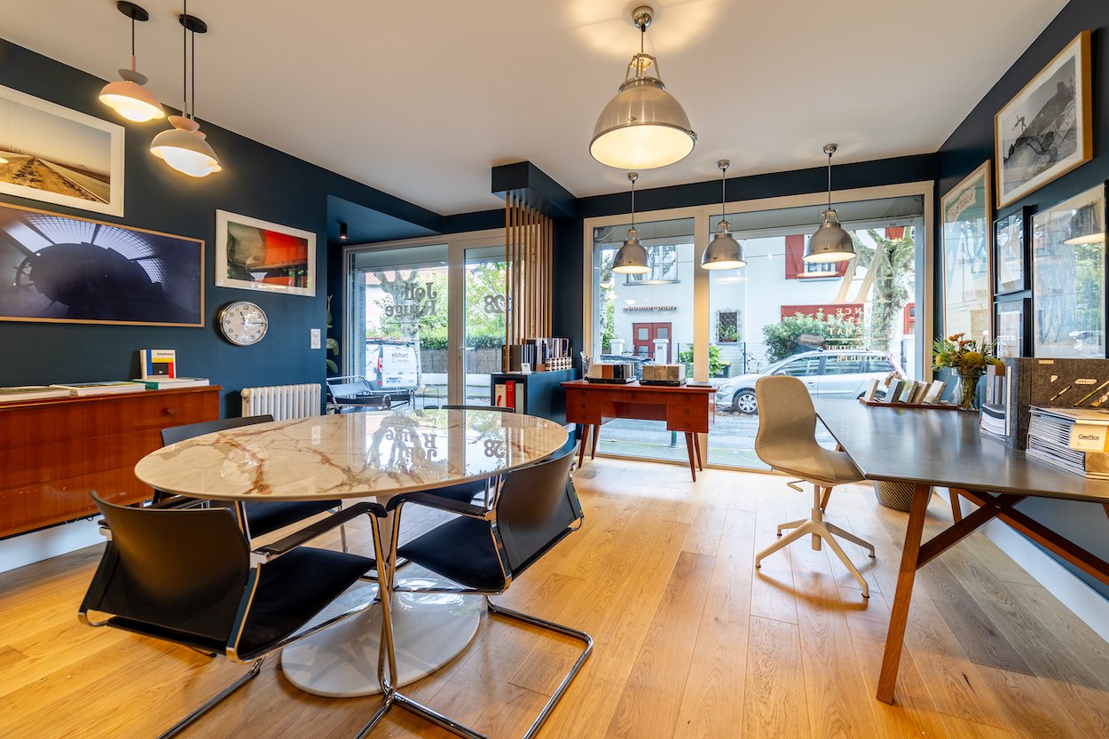 Transformation d’un magasin avec studio en attenant en agence d’architecture – surface de 50 m² – 2023