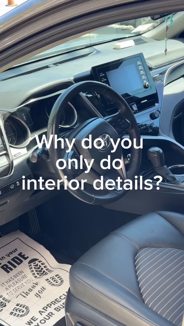 Looking to make your vehicle shine like new? GlossWorks Auto Spa & Detailing offers professional exterior washes and waxes that protect your paint and turn heads — and the best part? WE COME TO YOU!
📩 DM us with your vehicle’s year,