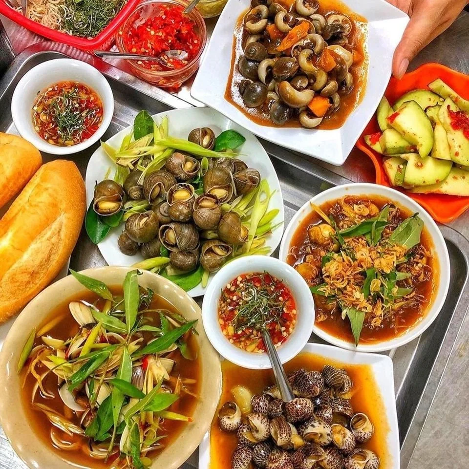 Who’s really eating all these snails?
