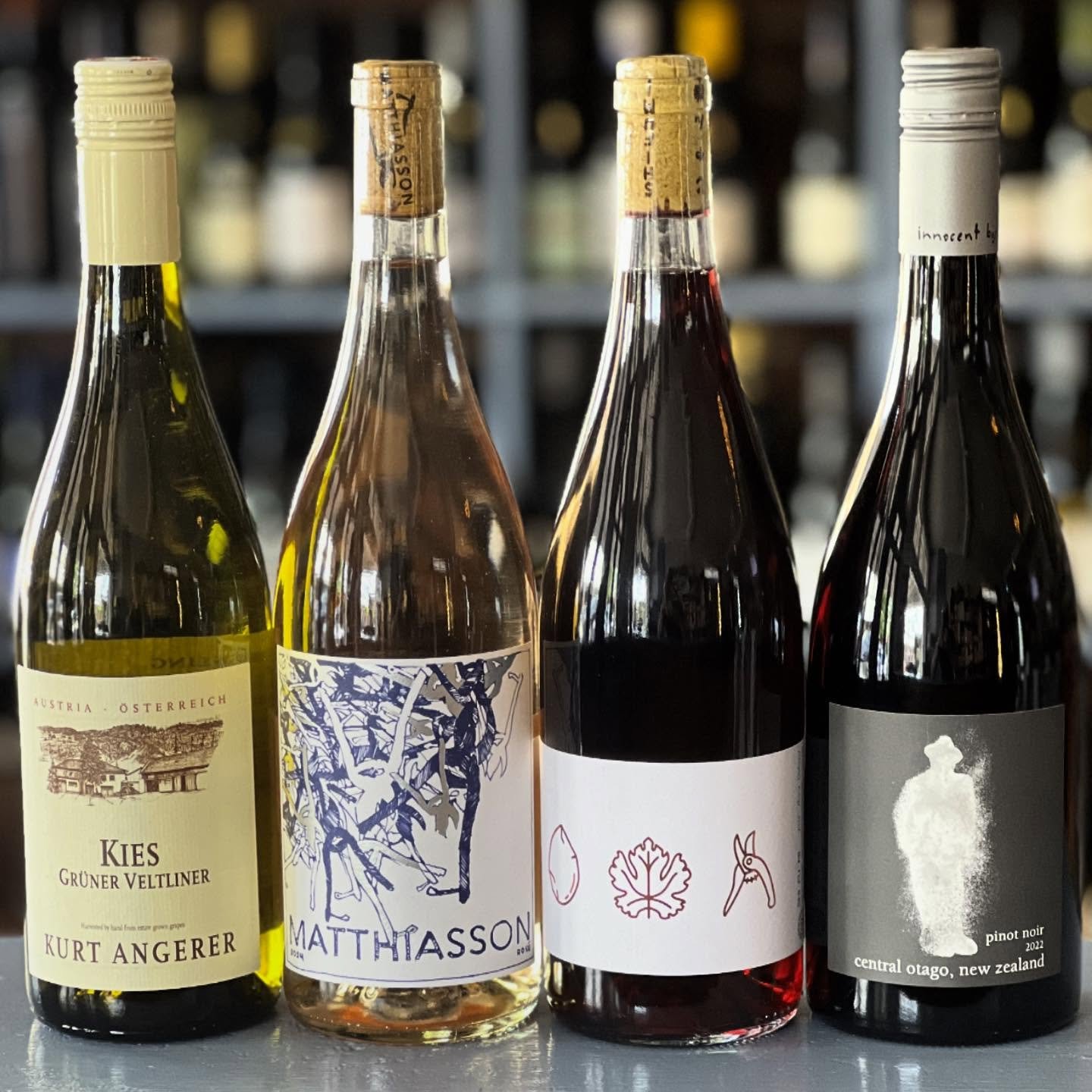 A beautiful day to beat the heat with our refreshing selection for tonight&rsquo;s tasting! You&rsquo;ll enjoy a clean, delicious #grunerveltliner from #kurtangerer , a zingy #ros&eacute; from #matthiasonfamilyvineyards , a #chillablered from #anneco
