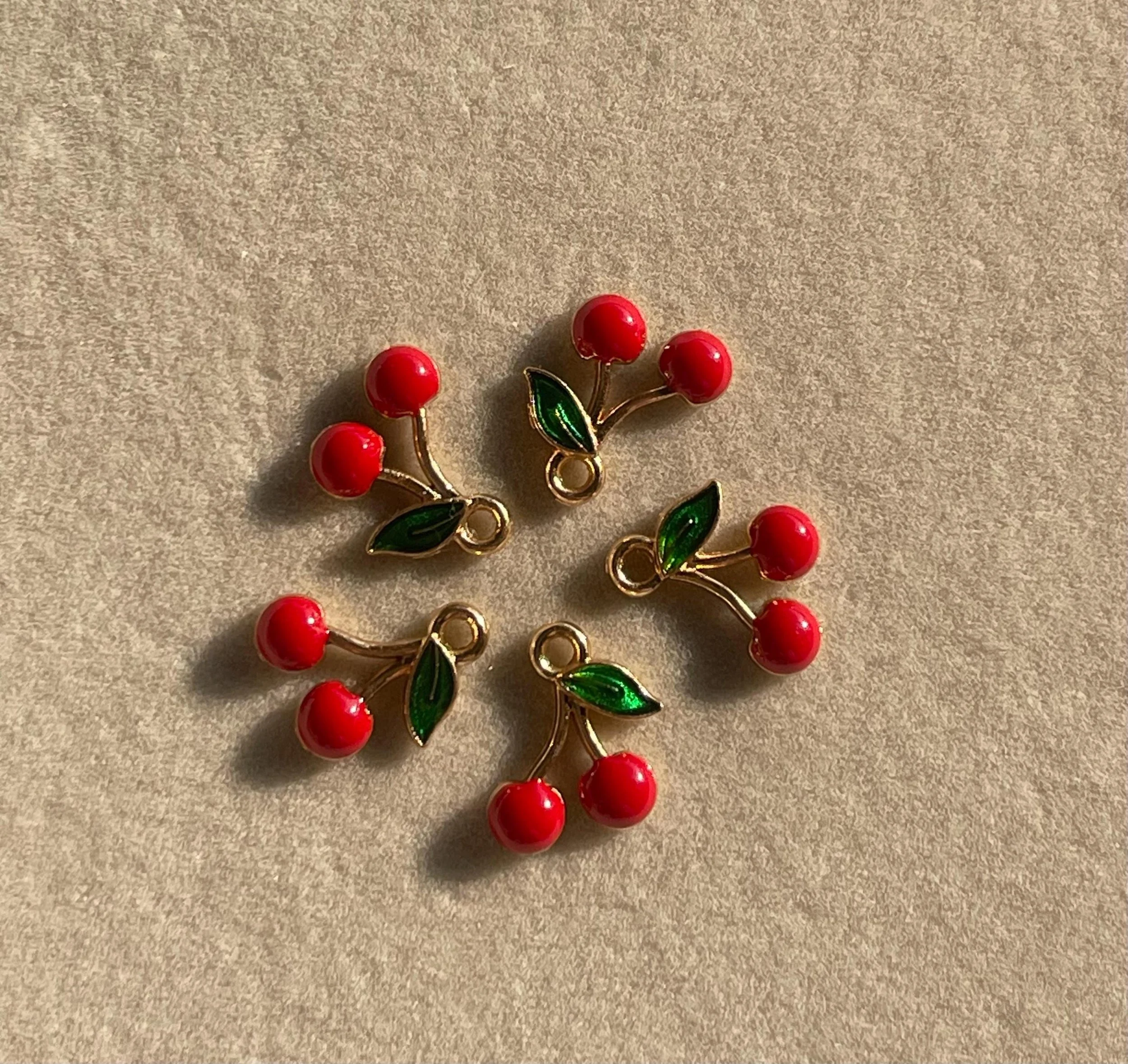 https://i.etsystatic.com/36768662/r/il/3012bd/7046961740/il_fullxfull.7046961740_a2bf.jpg