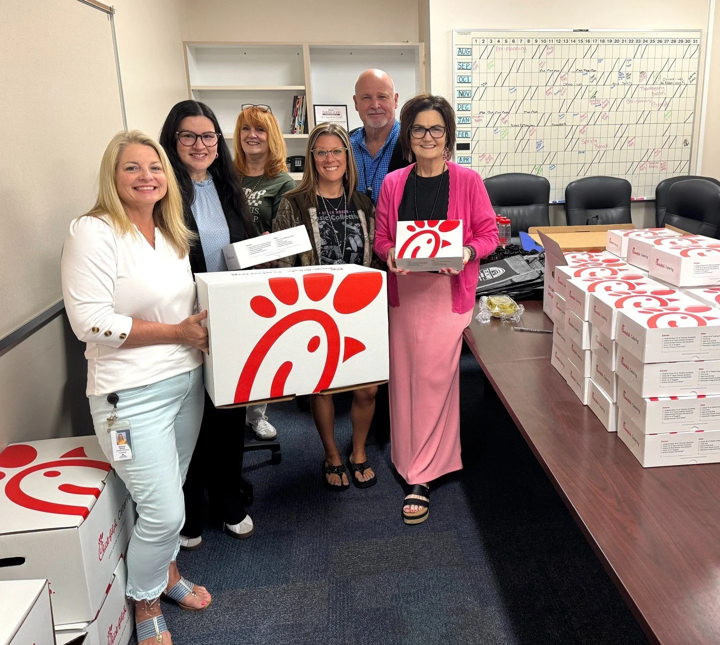 A Chick-fil-A lunch for some truly deserving educators! 🎉🐔

Yesterday, our team delivered lunch to the wonderful teachers and staff at King Middle School as a small token of appreciation for everything they do throughout the year.

We&rsquo;re prou