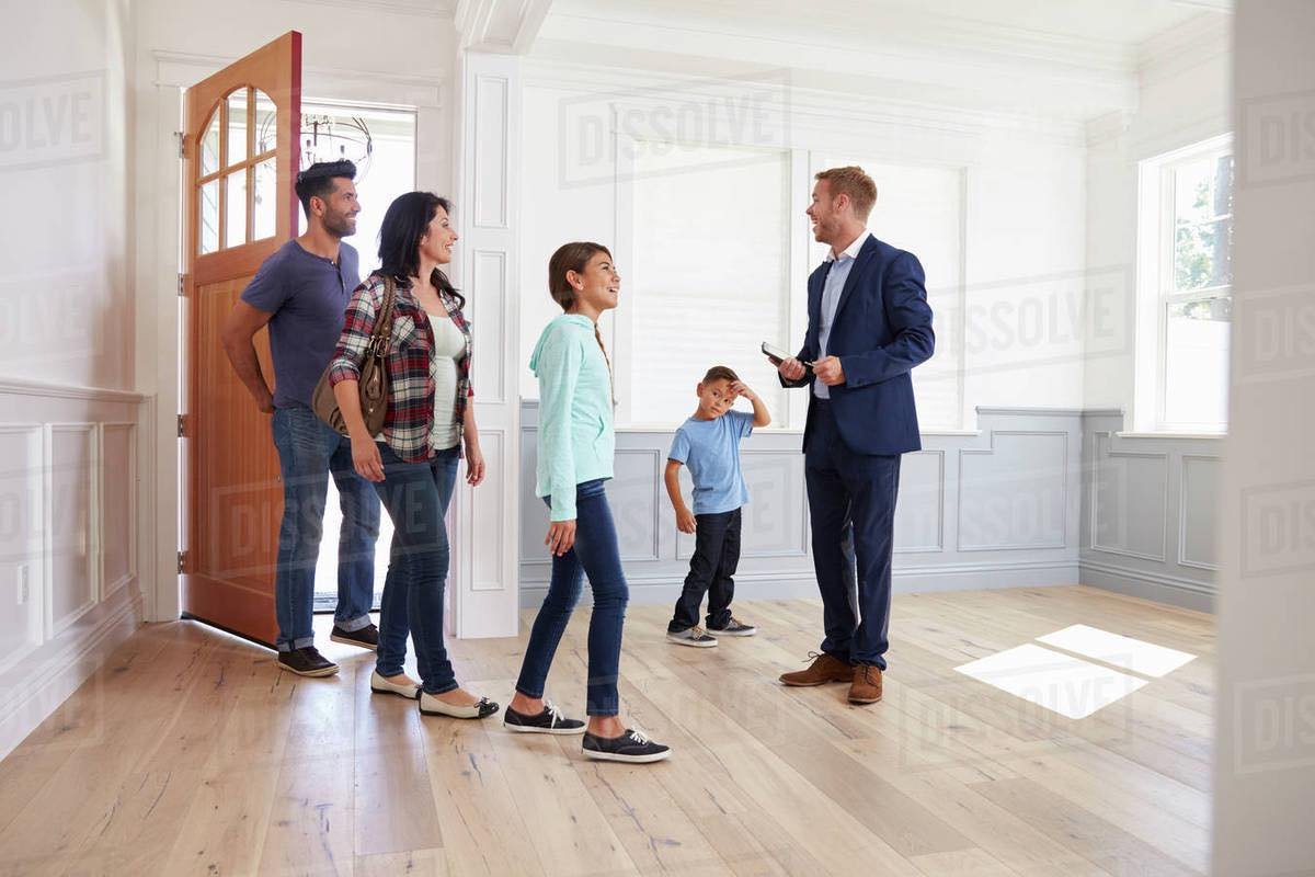 Thinking about using a Realtor to find your next apartment? Here are the TOP 5 things you need to know:

1. You WILL Need to Sign a Contract!
All Realtors ask for a Tenant Representation Agreement for everyone 18+ that will be on the lease. It ensure