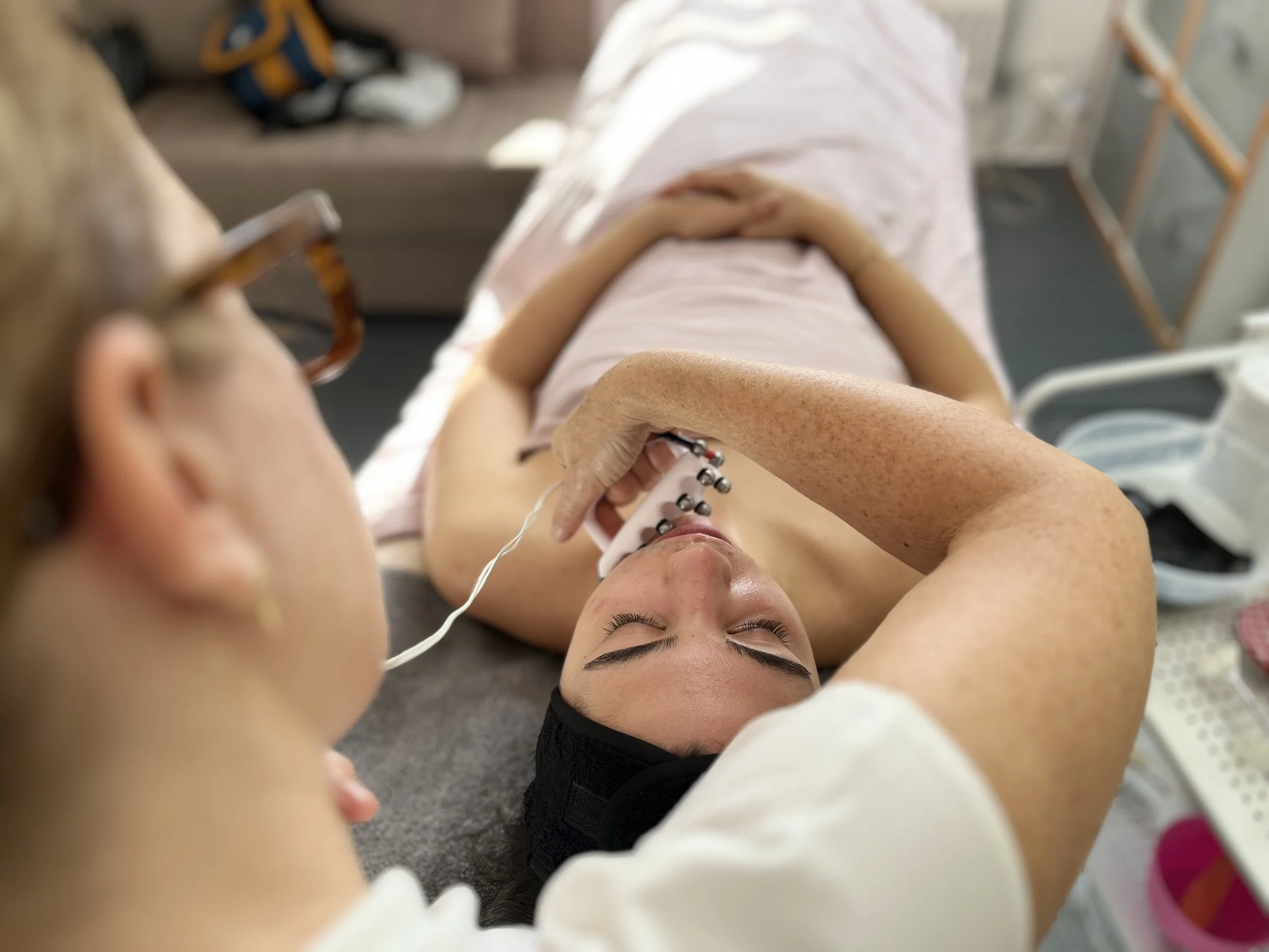 An example of a PicoWave microcurrent treatment