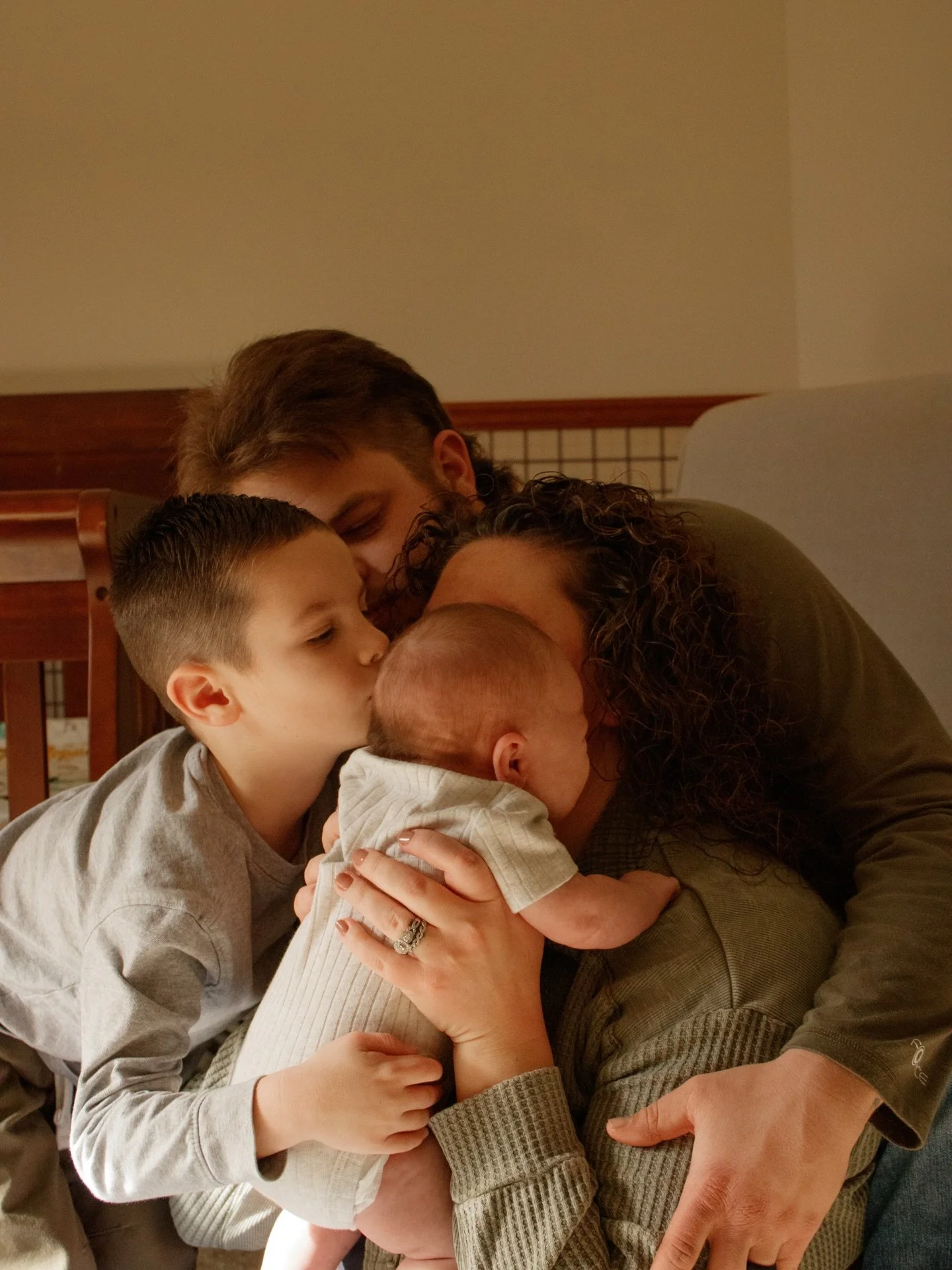 Here are some family photos that are full of love to start off this love month 🫶💌💗🥹