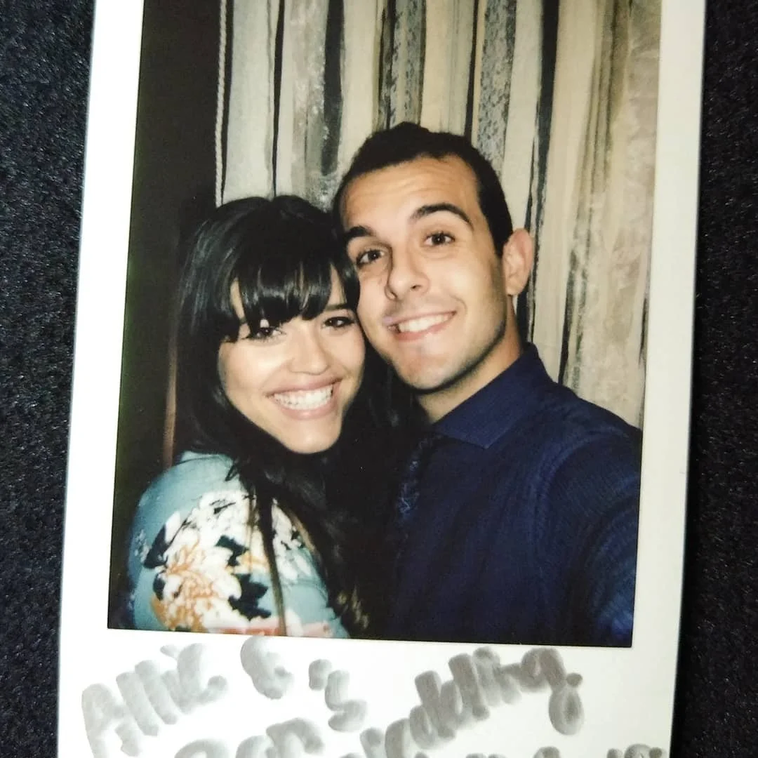 Husband-and-wife of a handcrafted wire jewelry brand specializing in personalized designs.