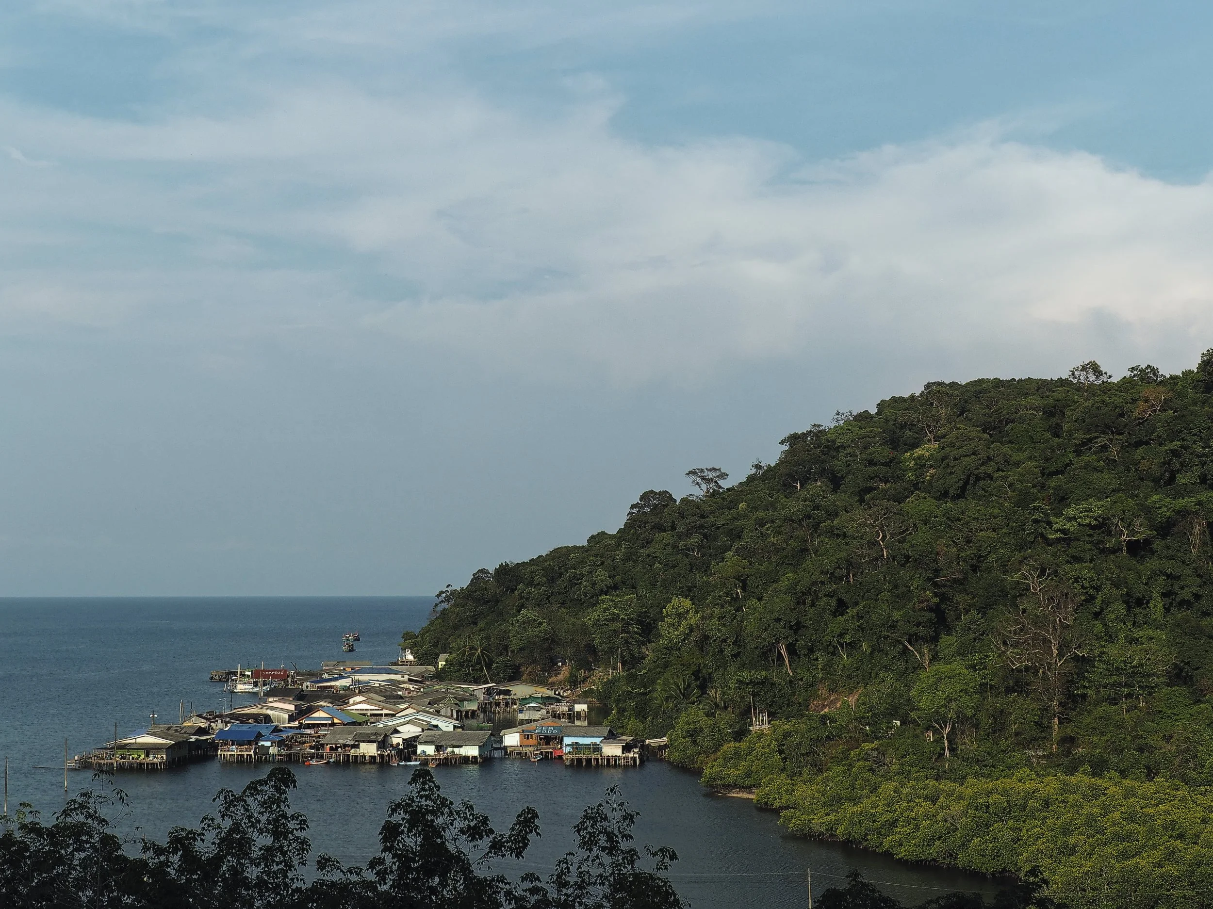 2018 - Thais vissersdorp op Thais eiland.jpg
