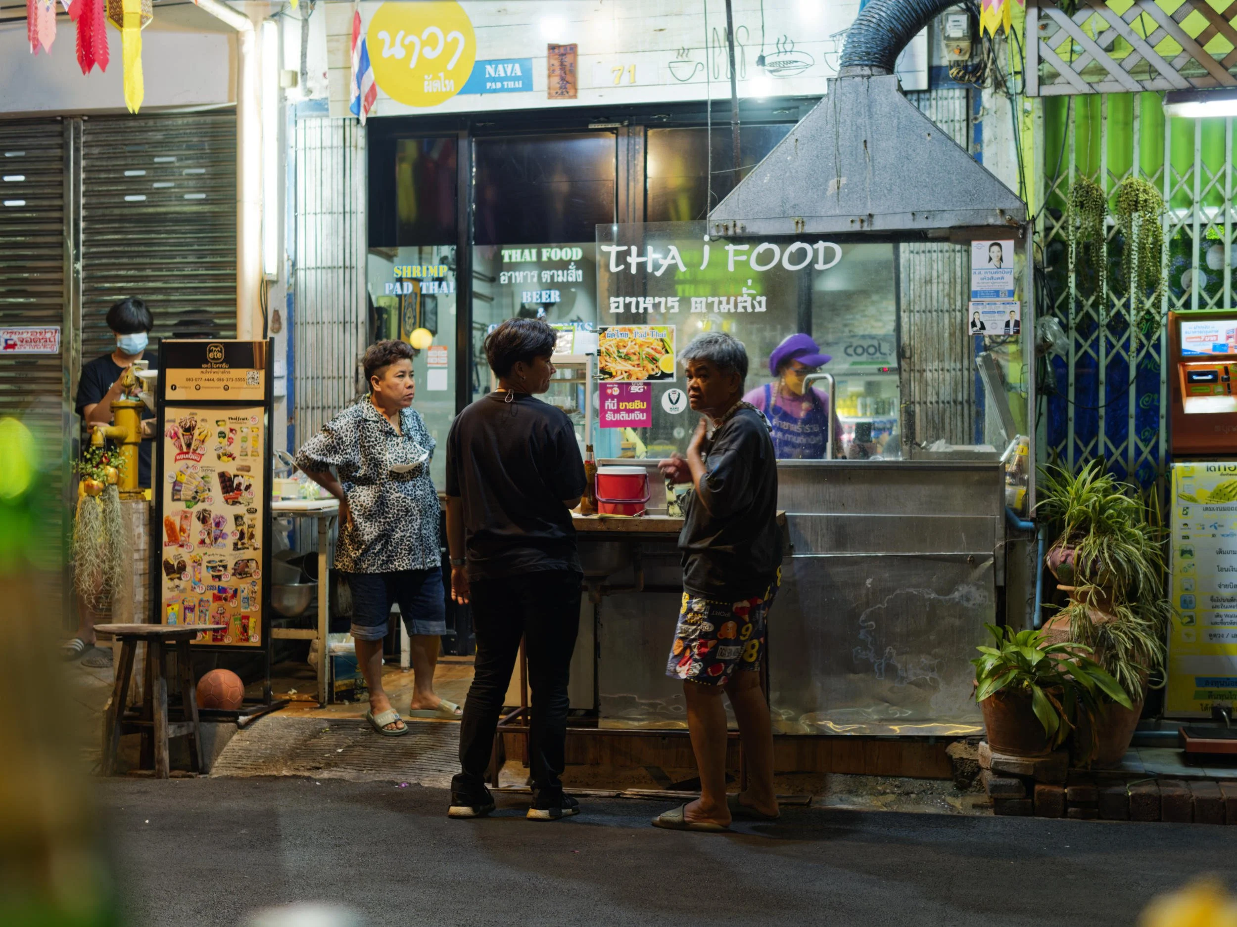 2023 - Typisch street food zaakje in Bangkok.jpg